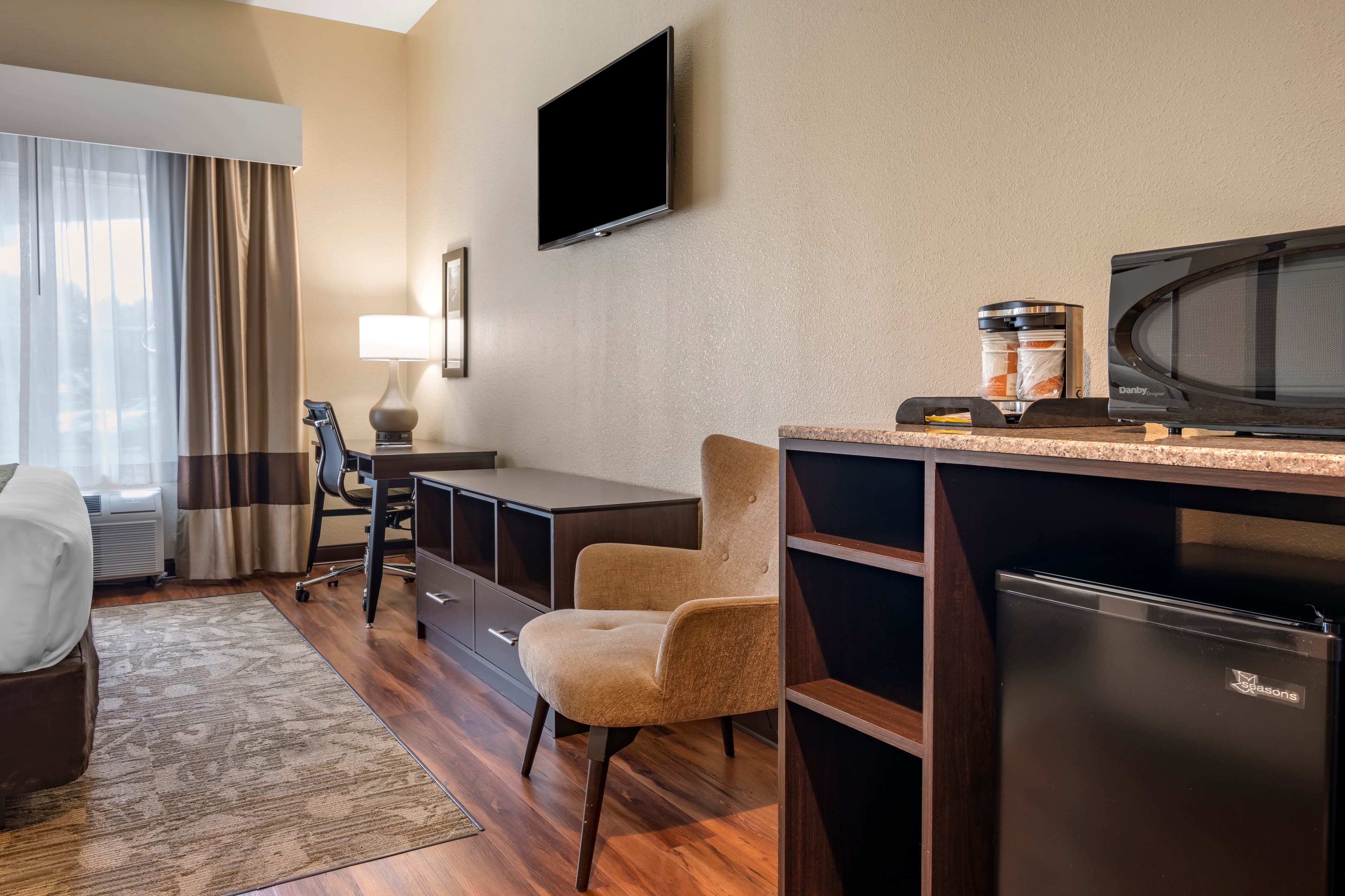 Comfort Inn Connellsville Riverview — 2