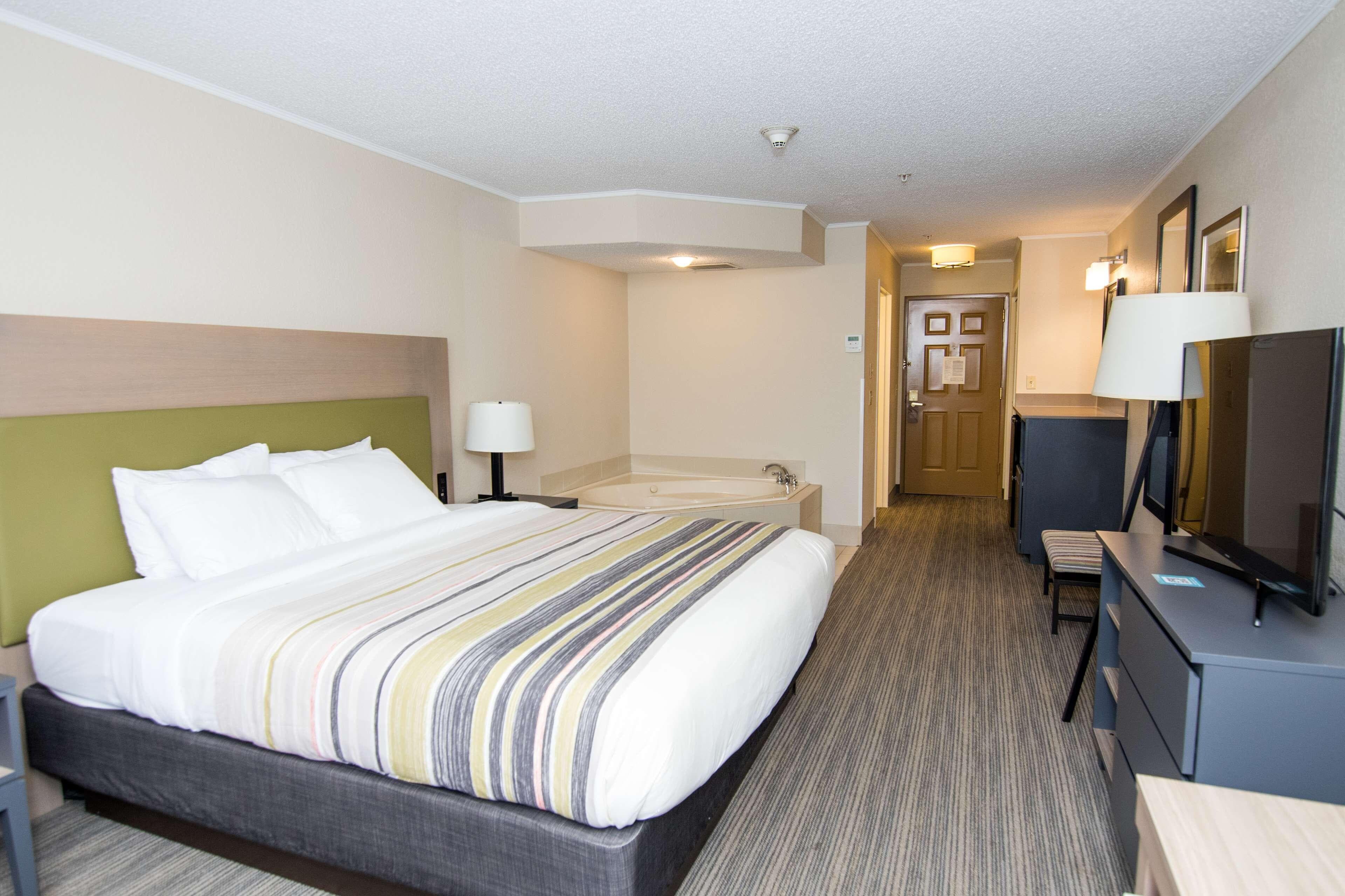 Country Inn & Suites by Radisson, Lehighton-Jim Thorpe, PA — 23