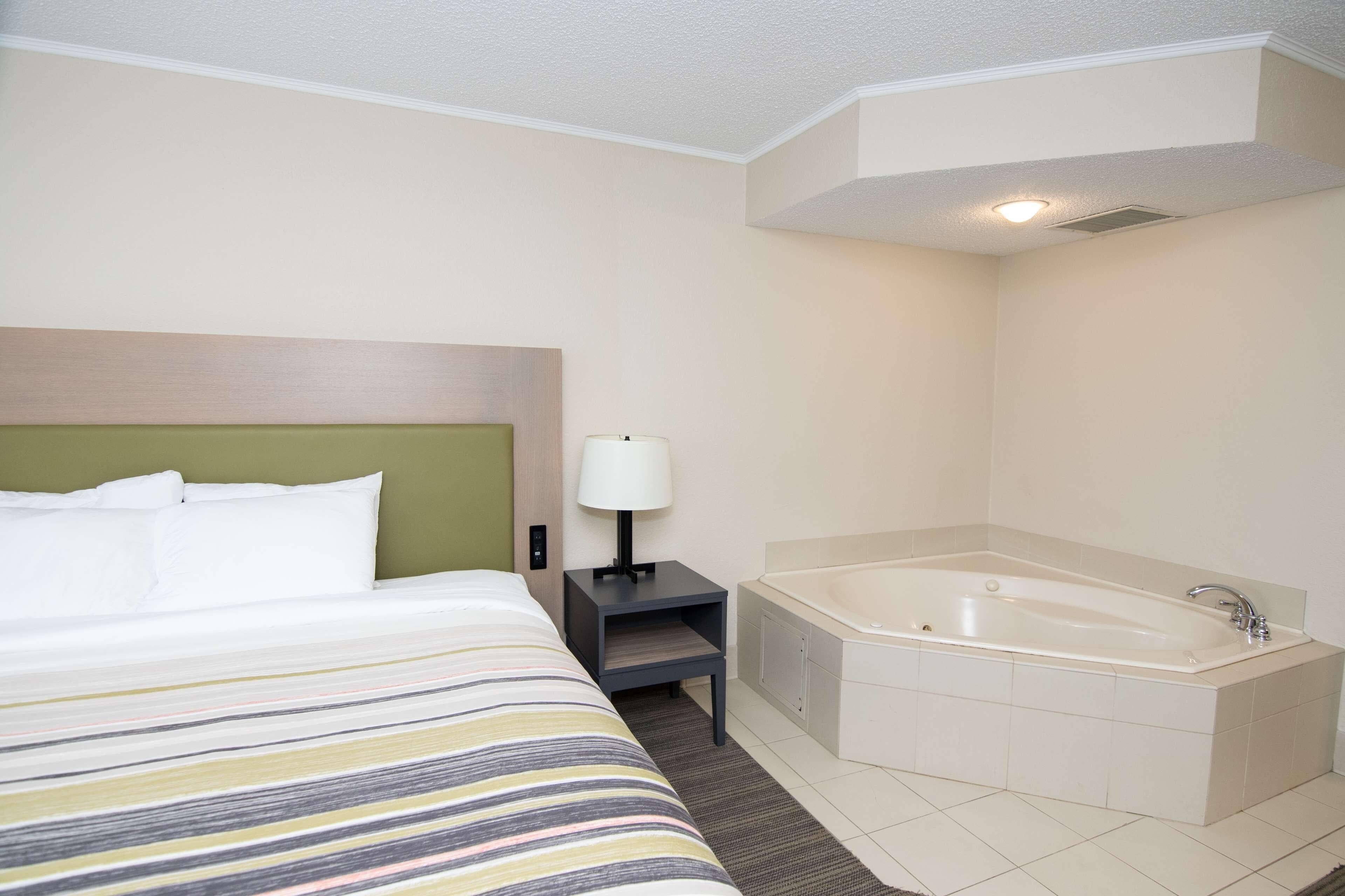 Country Inn & Suites by Radisson, Lehighton-Jim Thorpe, PA — 24