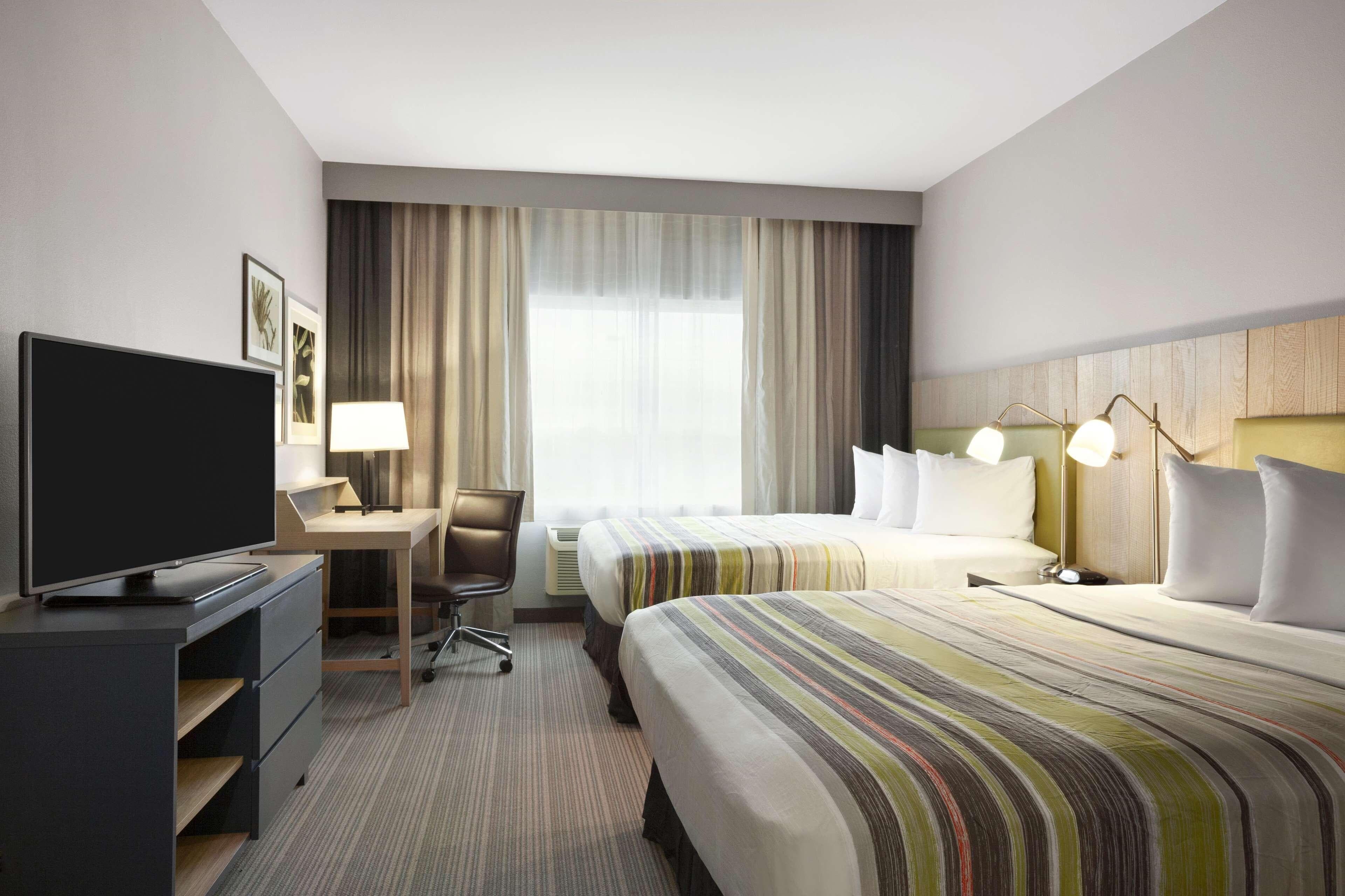 Country Inn & Suites by Radisson, Lewisburg, PA - Image 5