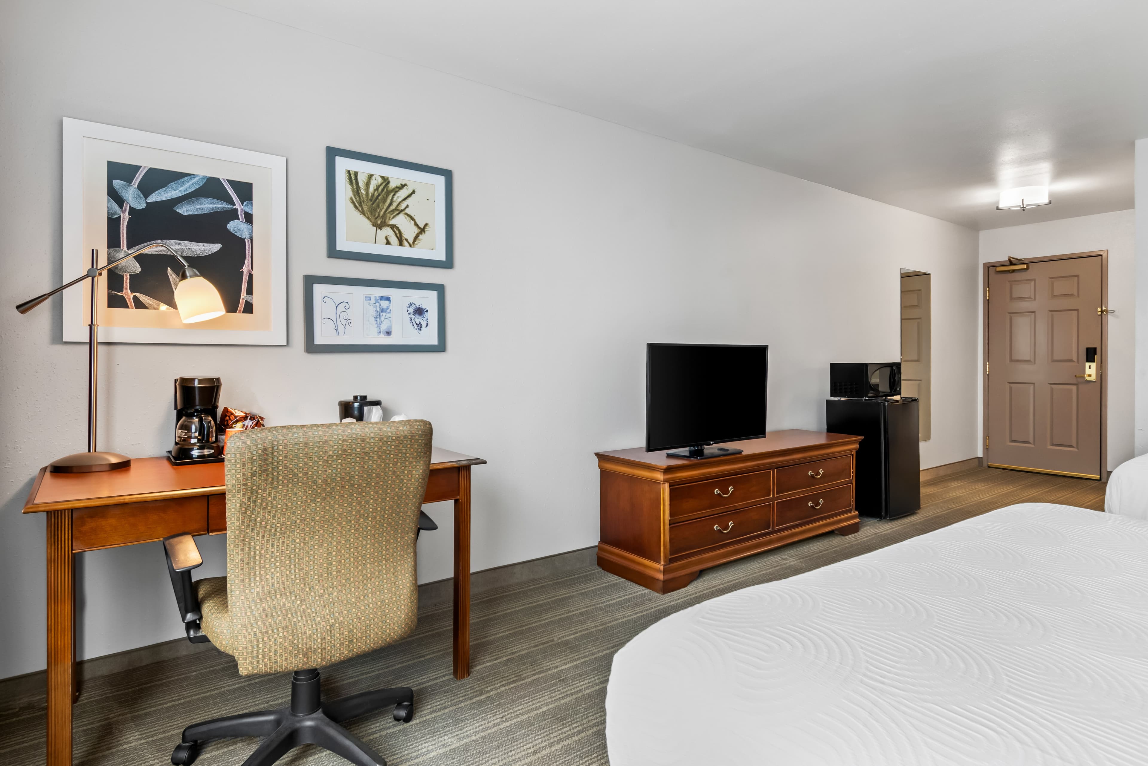 Country Inn & Suites by Radisson, Chambersburg, PA — 10