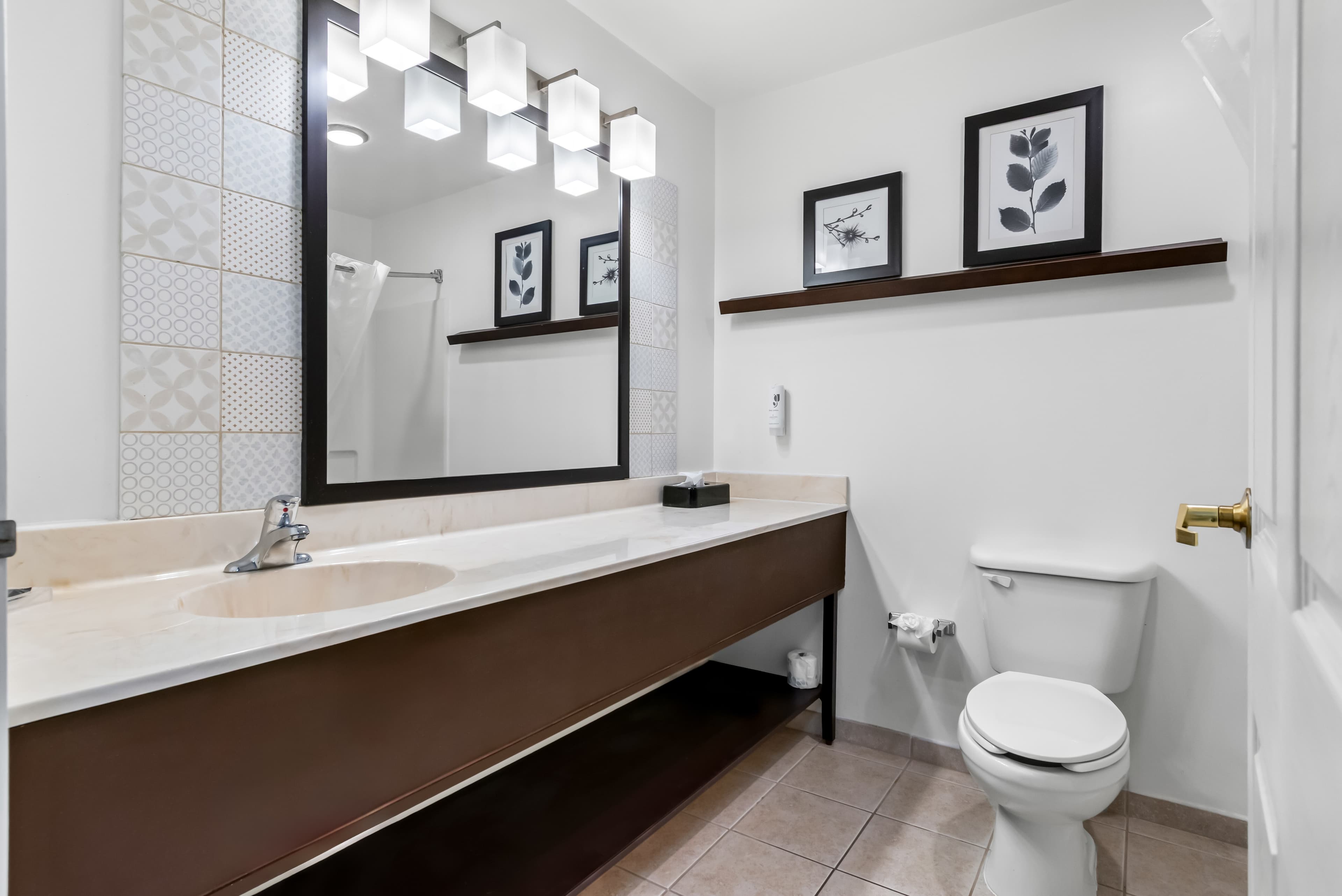 Country Inn & Suites by Radisson, Chambersburg, PA — 11