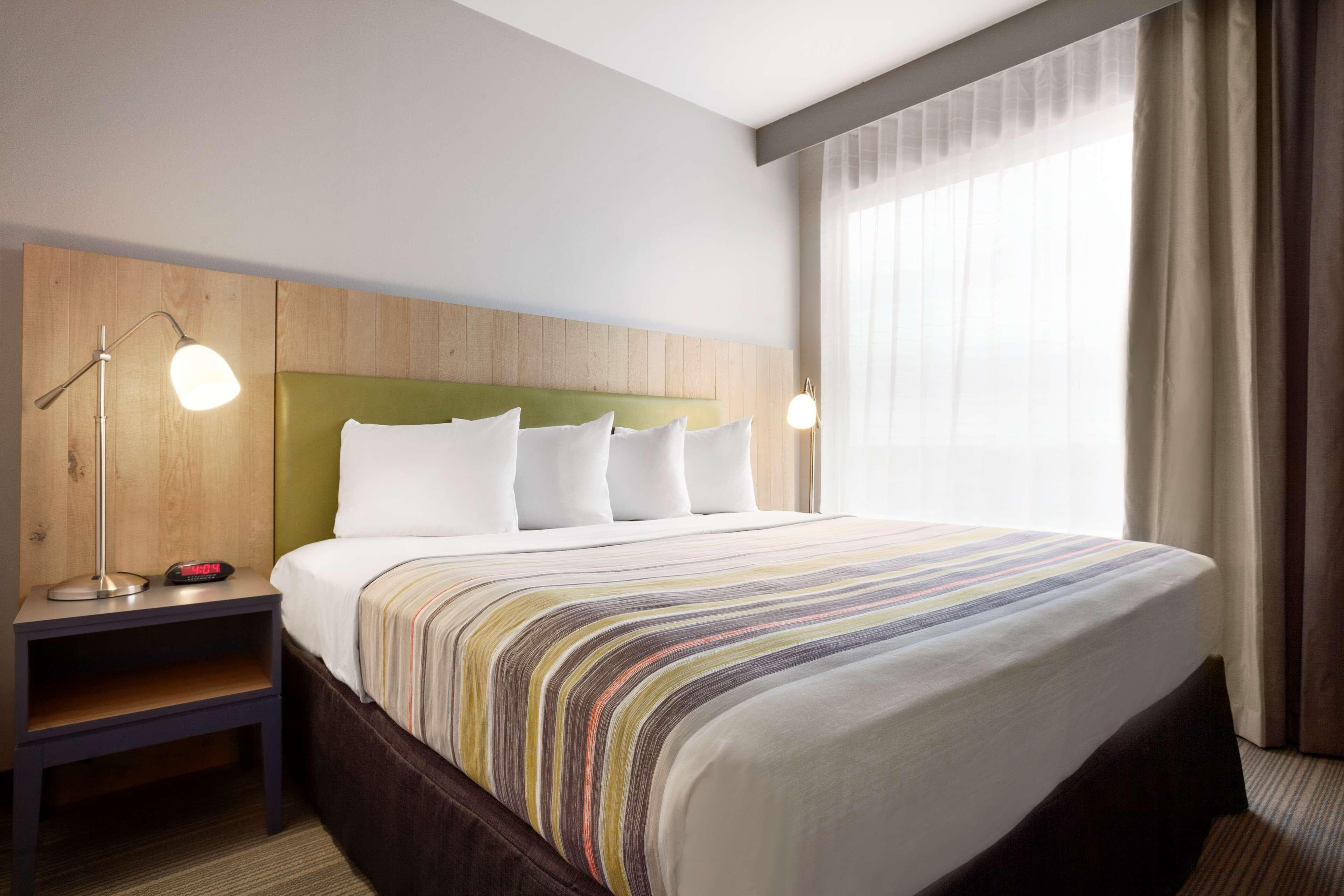 Country Inn & Suites by Radisson, York, PA - Image 2