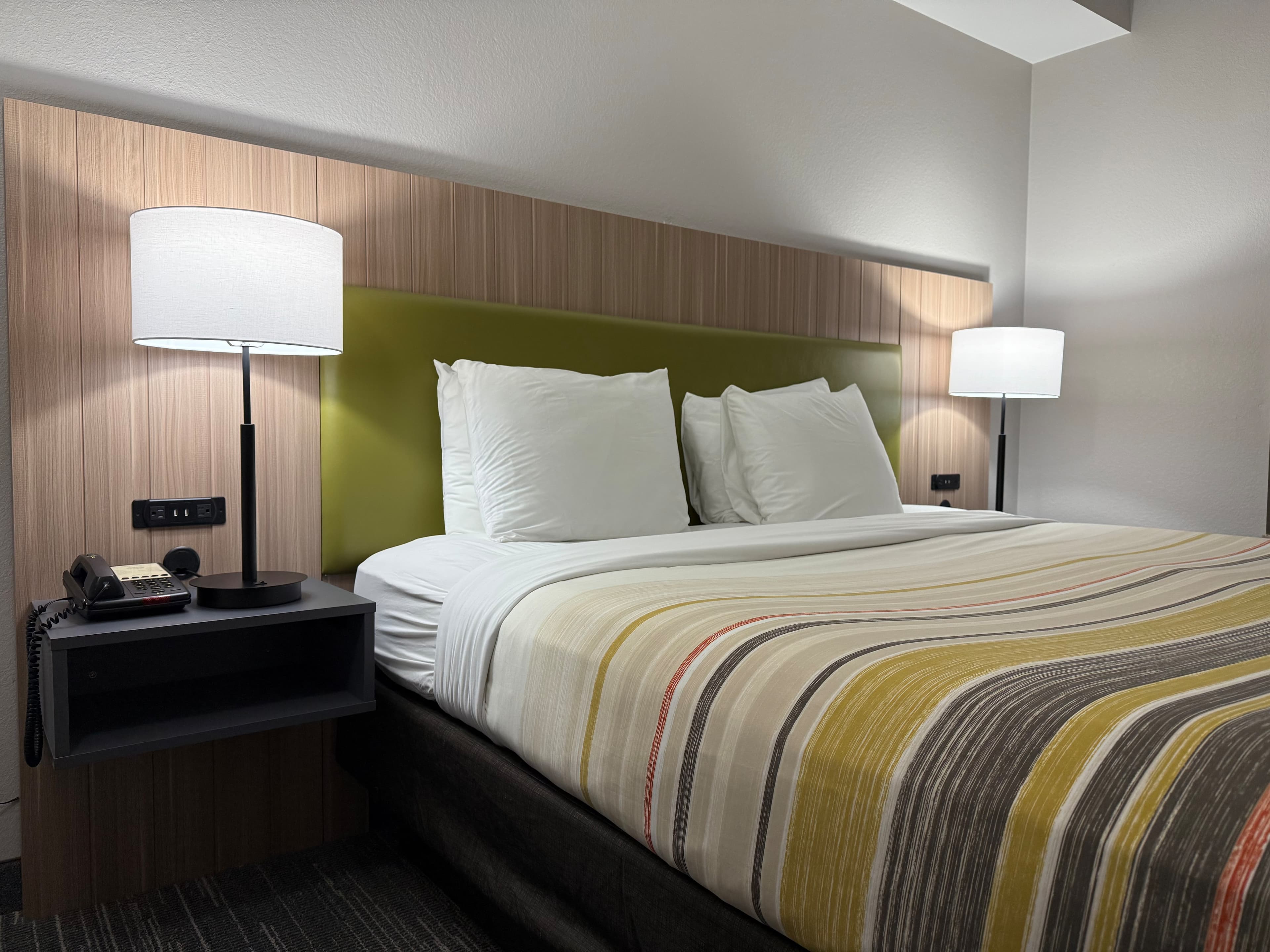 Country Inn & Suites by Radisson, Harrisburg - Hershey West, PA - Image 4