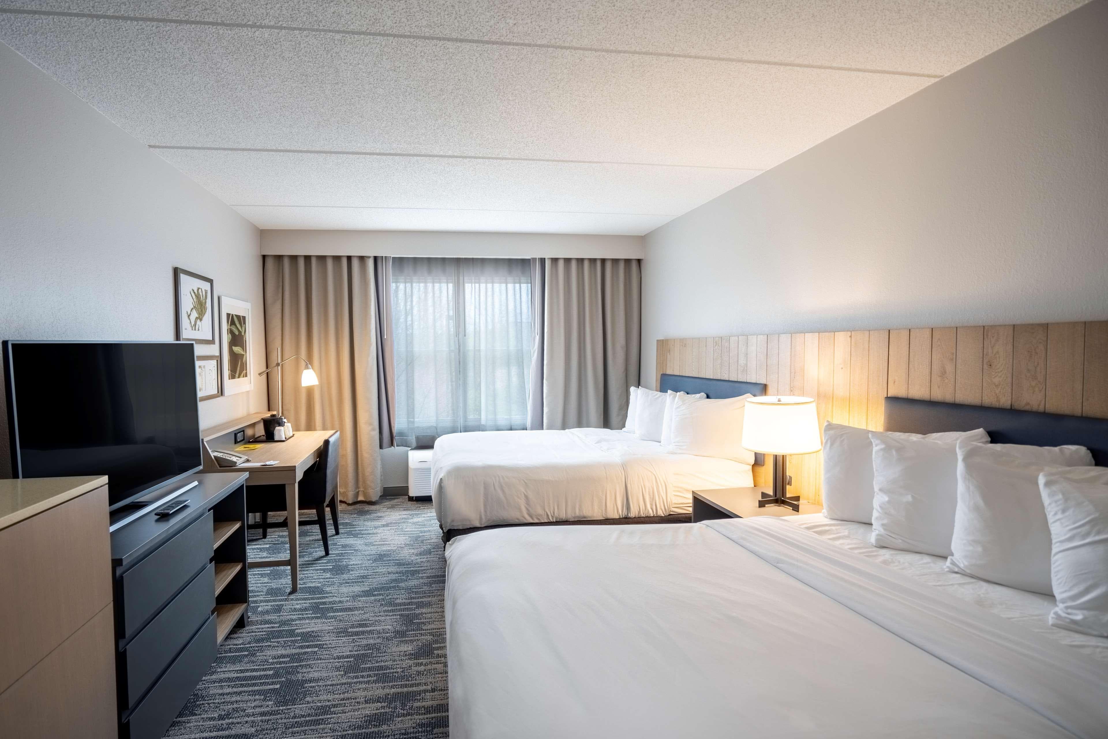 Country Inn & Suites by Radisson, State College (Penn State Area), PA — 10