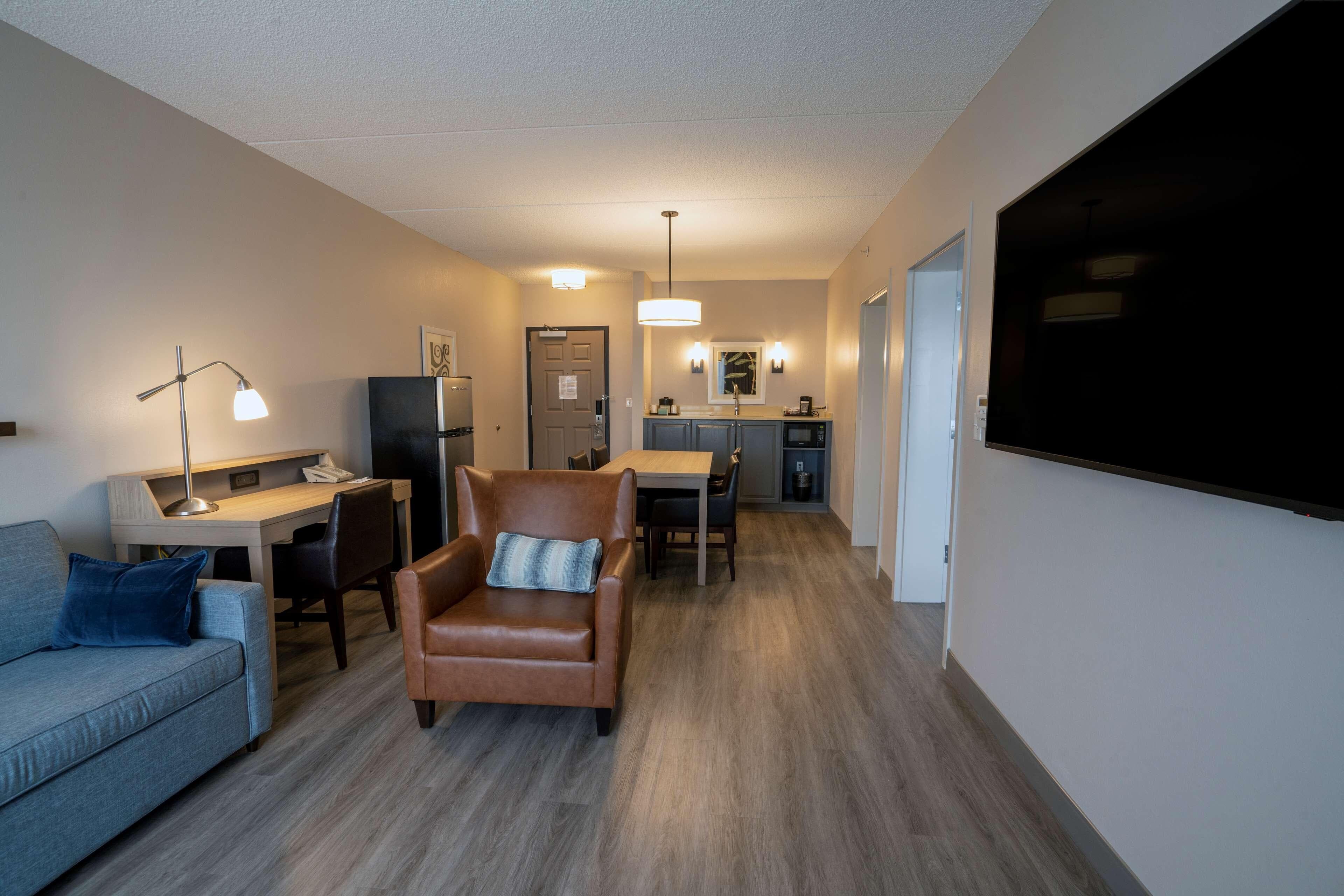 Country Inn & Suites by Radisson, State College (Penn State Area), PA — 6