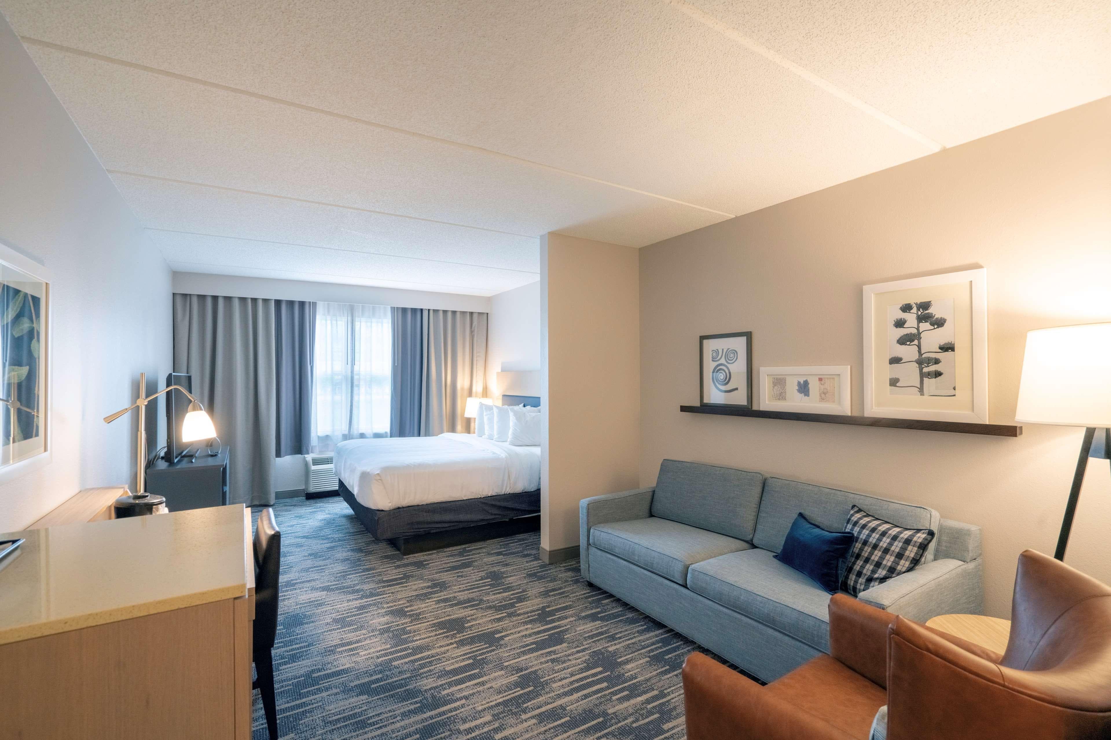 Country Inn & Suites by Radisson, State College (Penn State Area), PA — 7