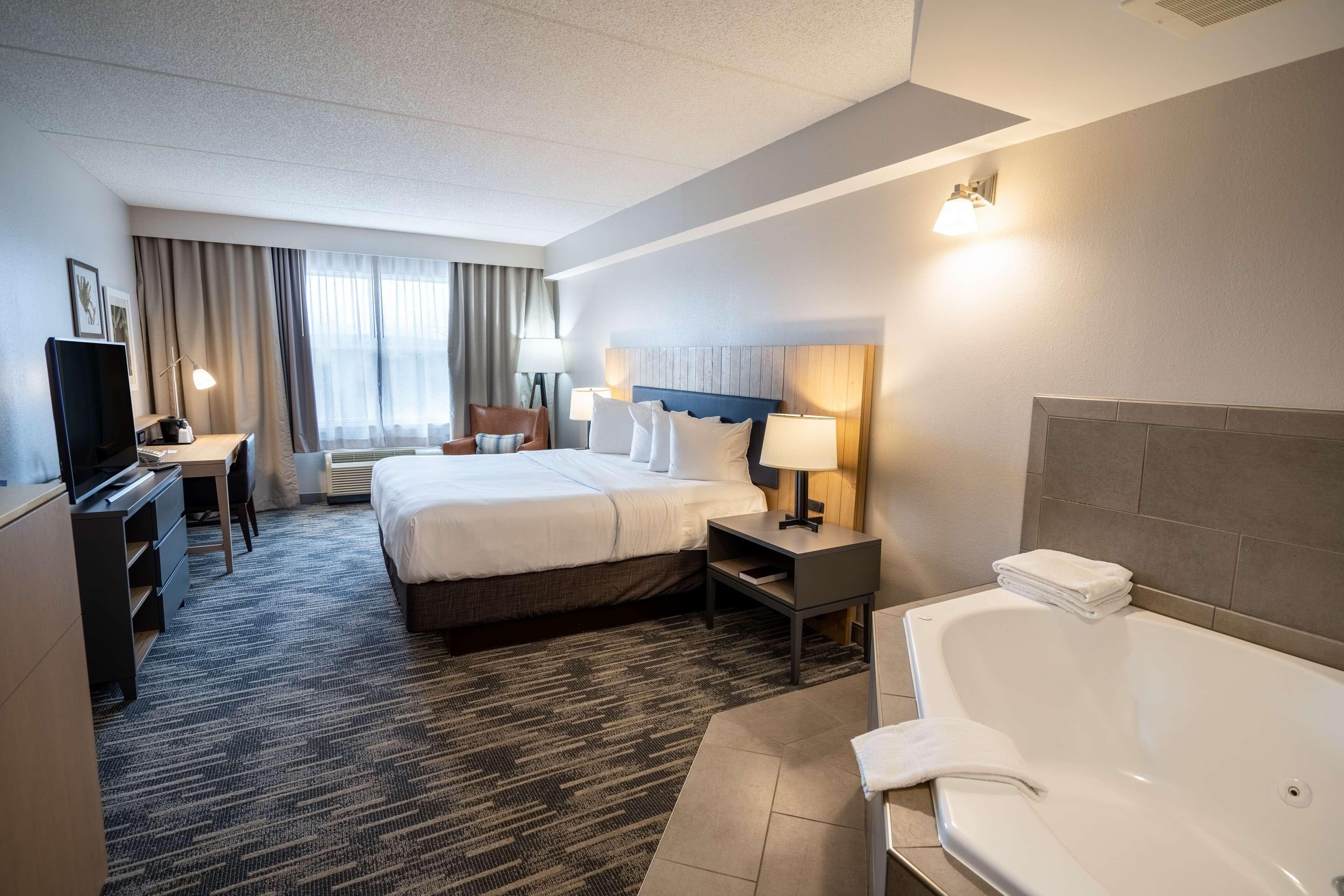 Country Inn & Suites by Radisson, State College (Penn State Area), PA — 8