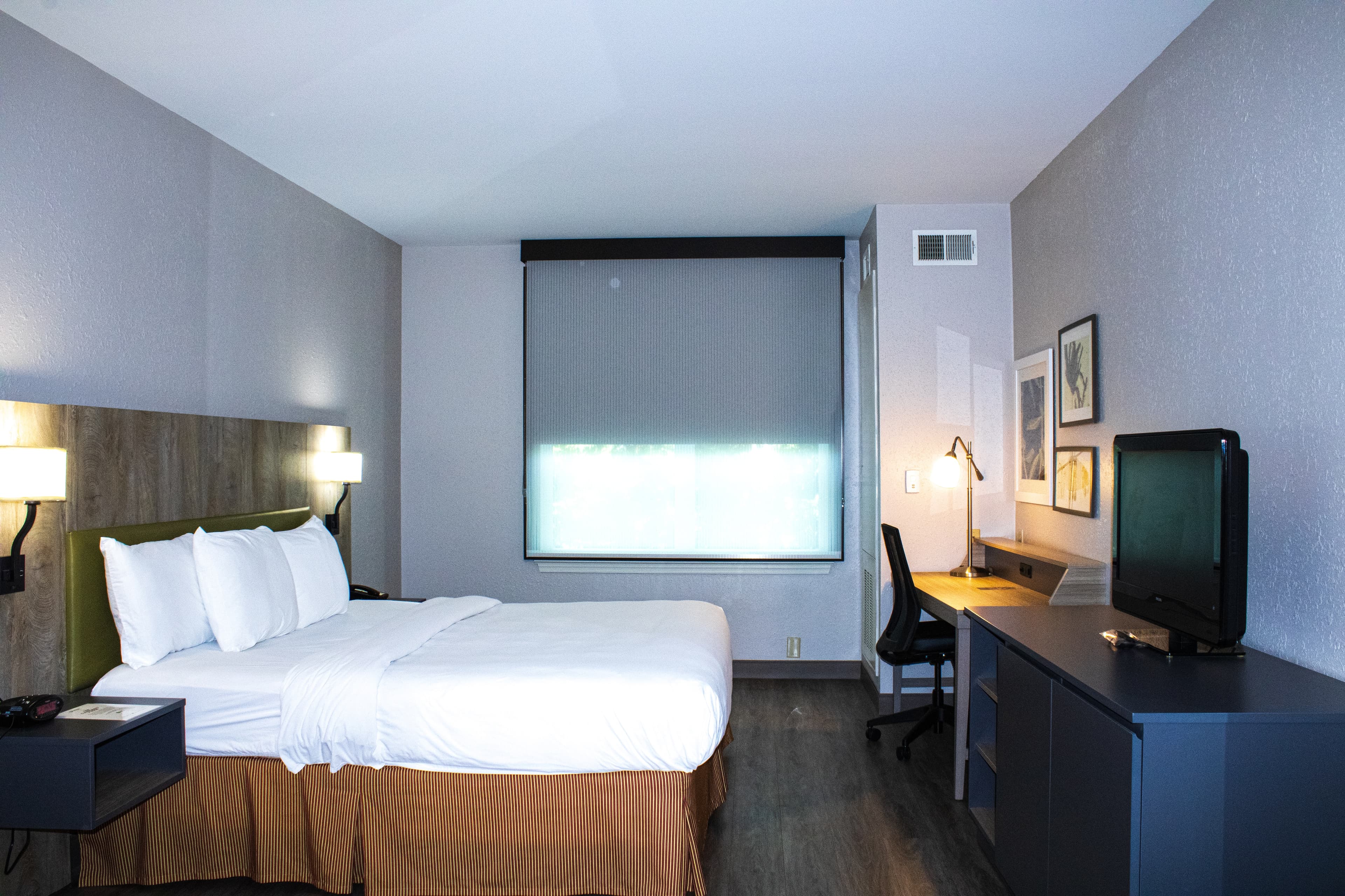 Country Inn & Suites by Radisson, Carlisle, PA — 10