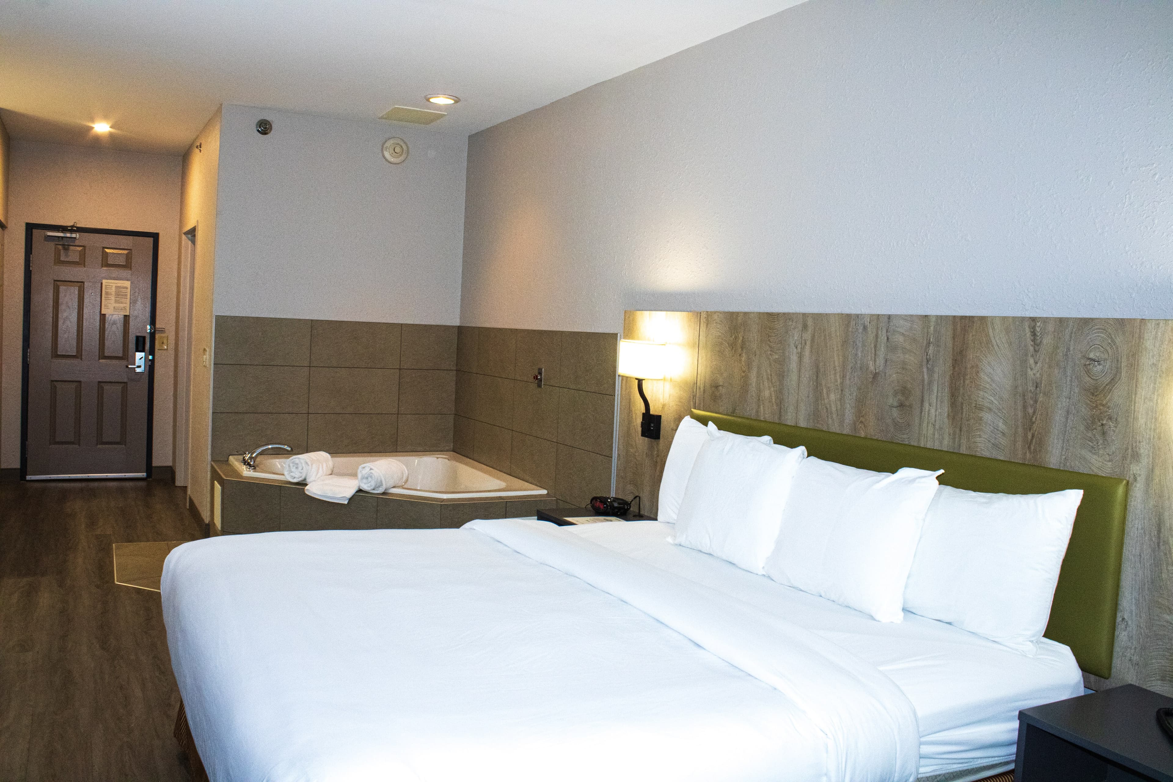 Country Inn & Suites by Radisson, Carlisle, PA — 11