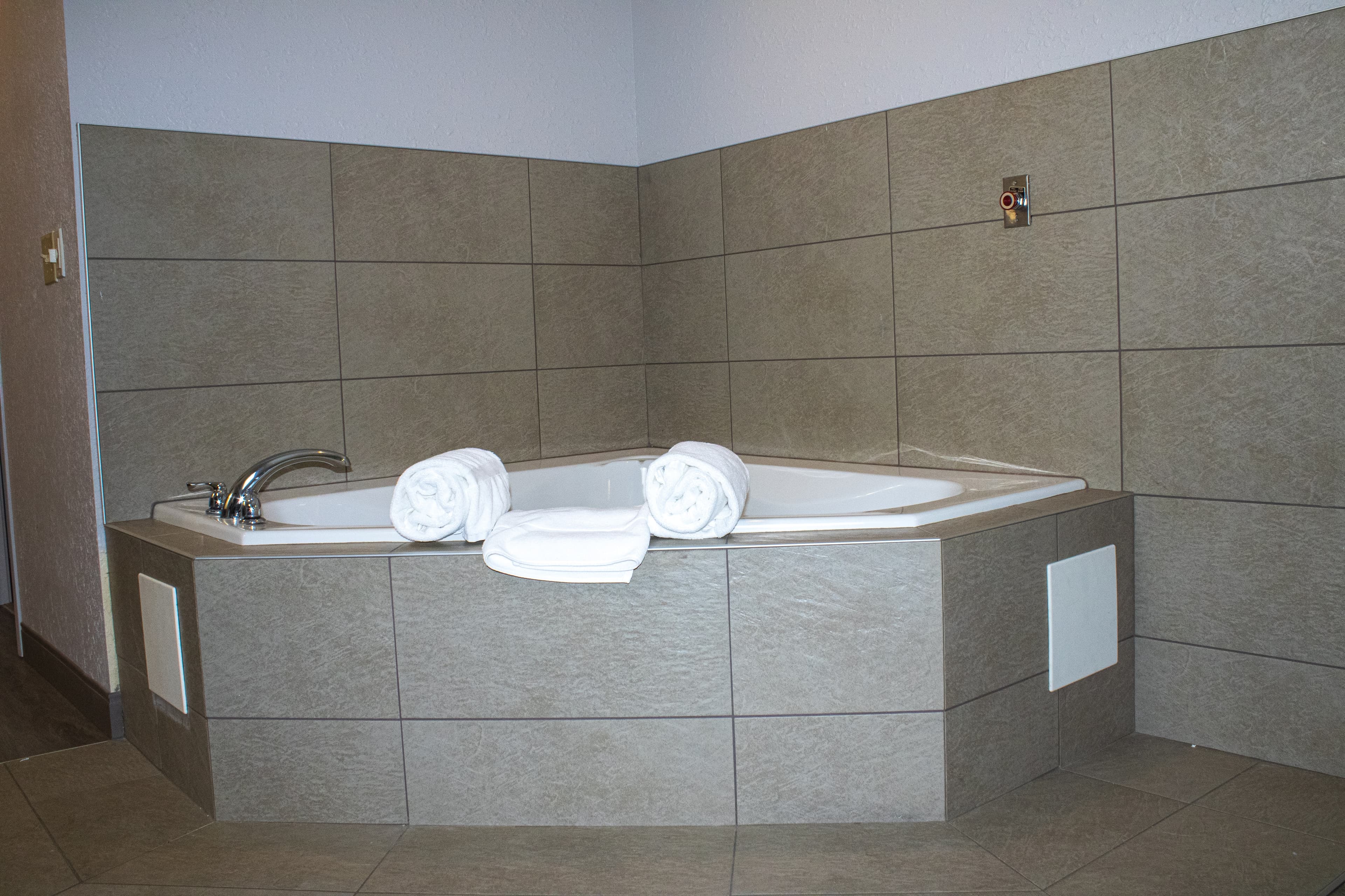 Country Inn & Suites by Radisson, Carlisle, PA — 12