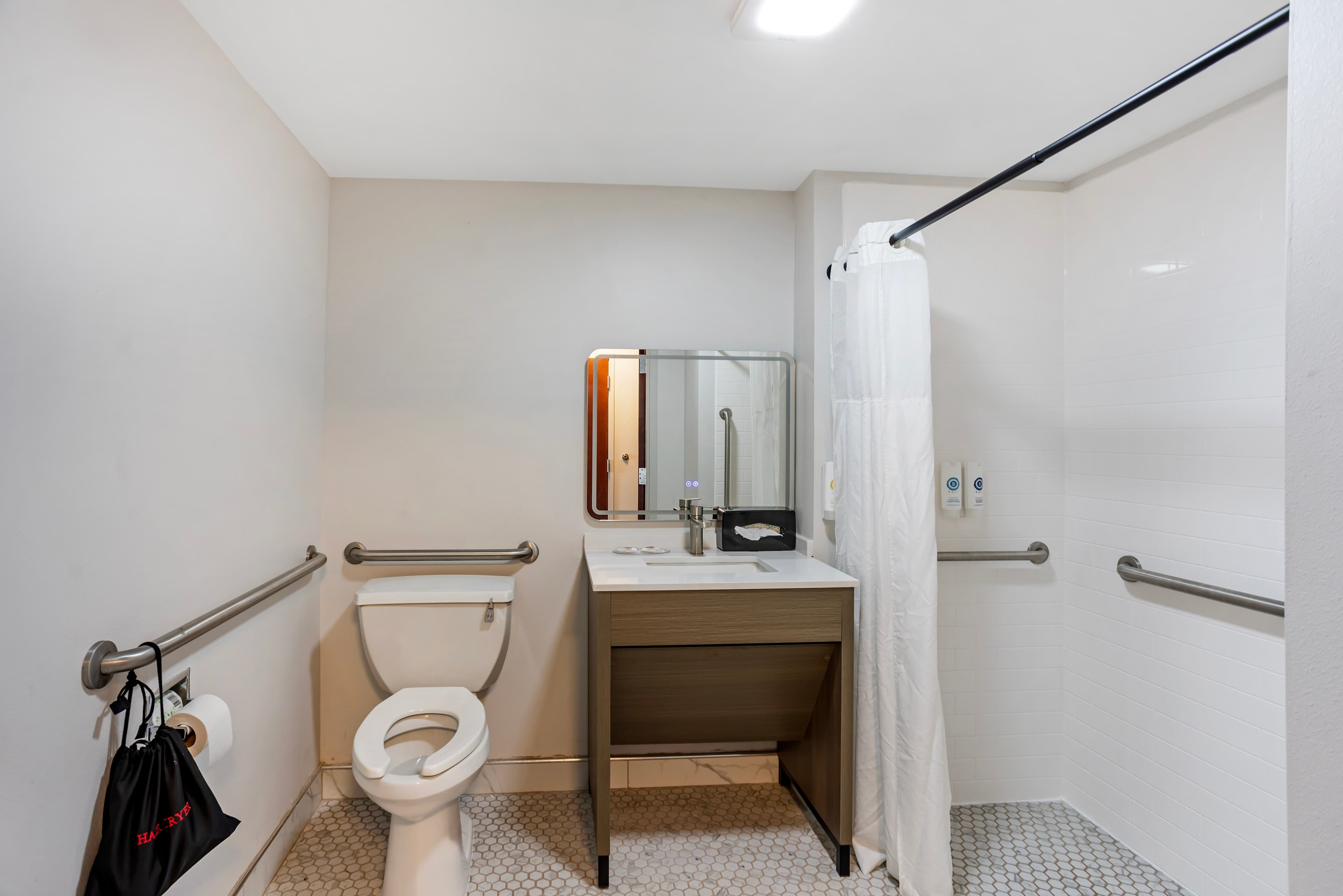 Comfort Inn & Suites Harrisburg-Hershey North — 7