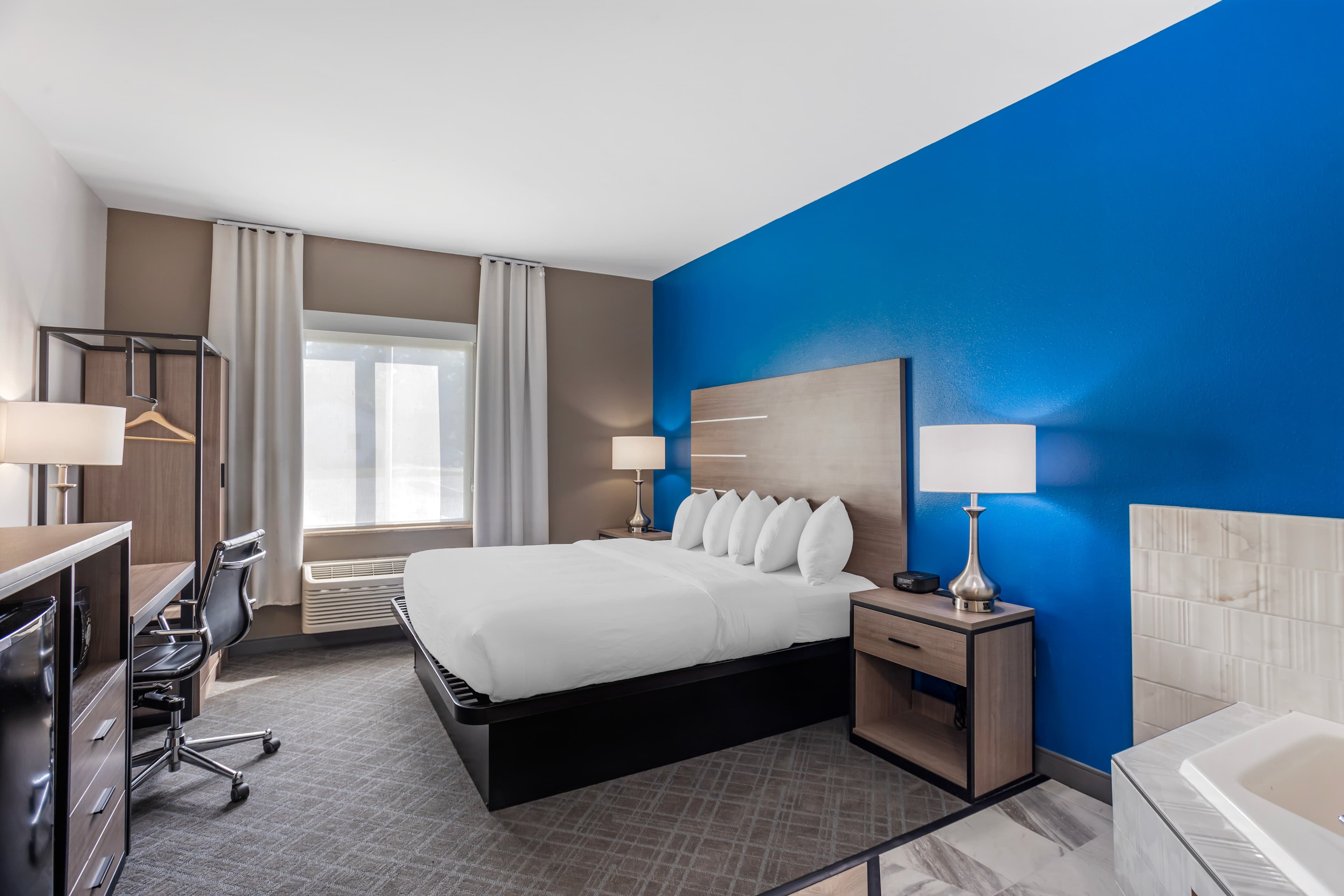 Comfort Inn & Suites Harrisburg-Hershey North - Image 2