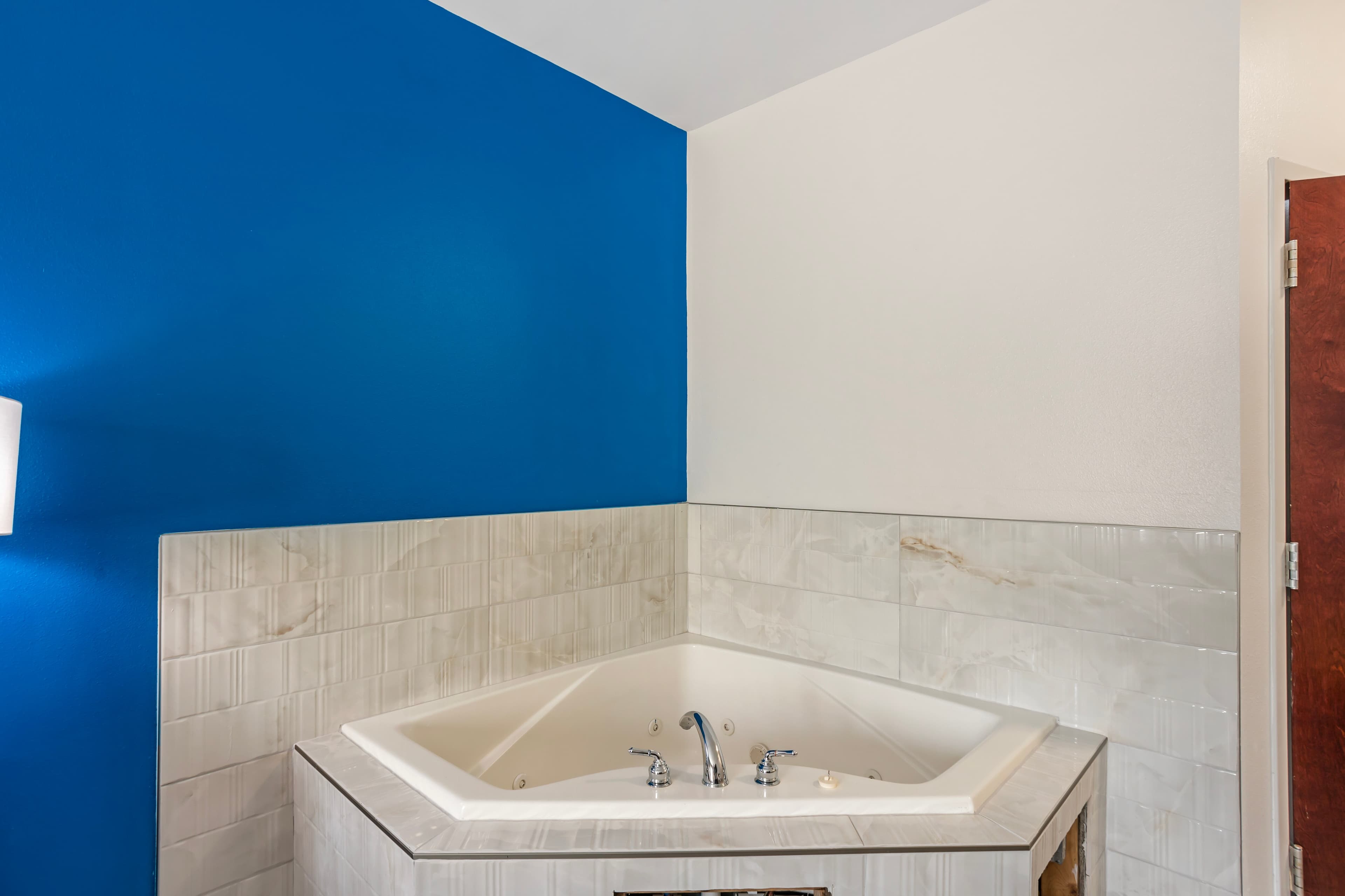 Comfort Inn & Suites Harrisburg-Hershey North - Image 3