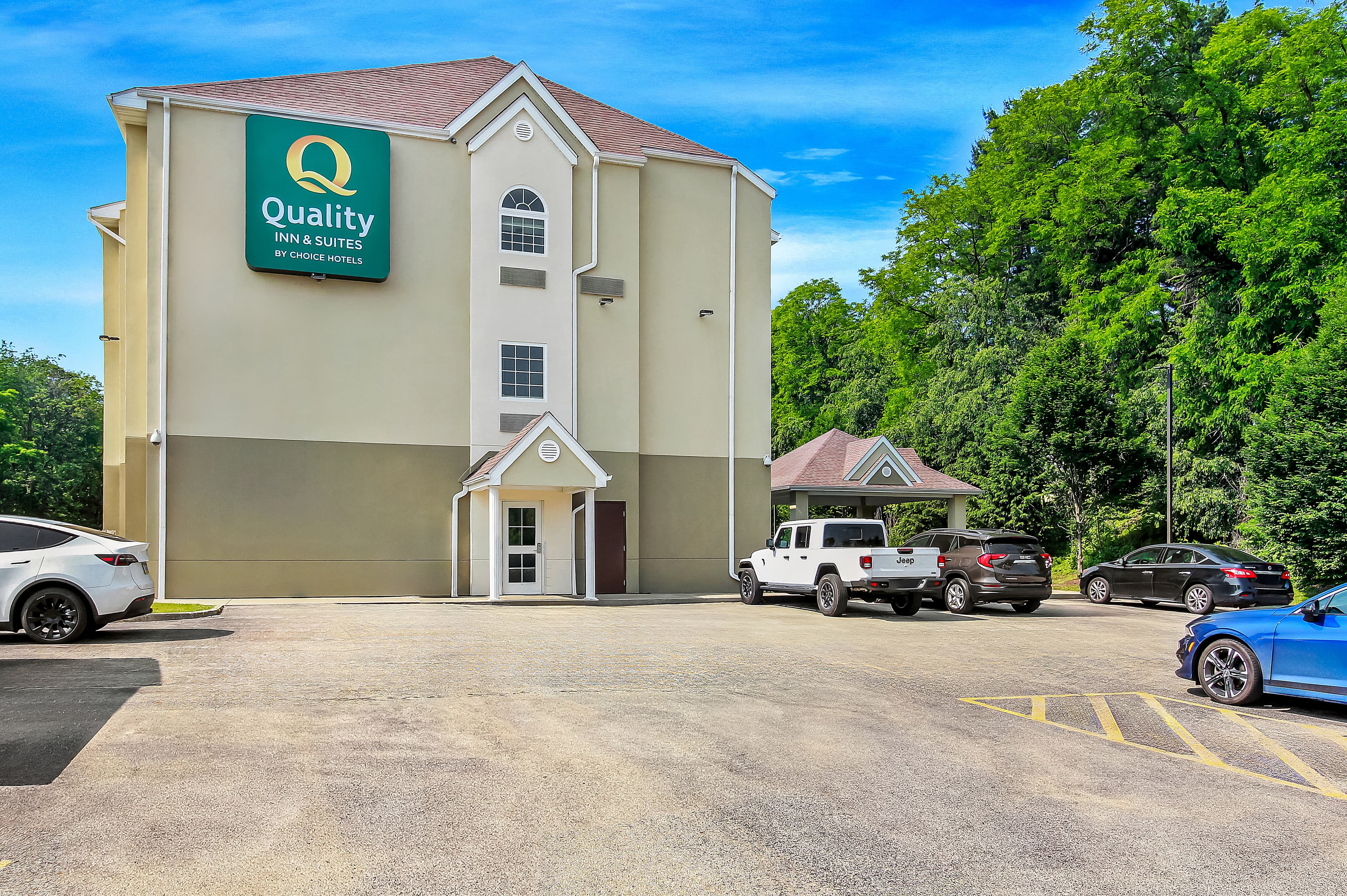 Quality Inn & Suites - Image 1