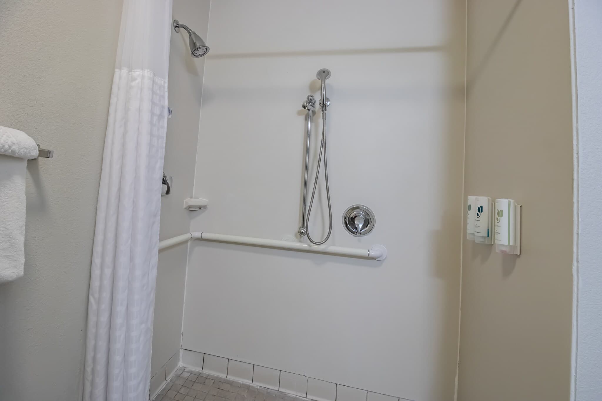 Country Inn & Suites by Radisson, Convention Center — 10