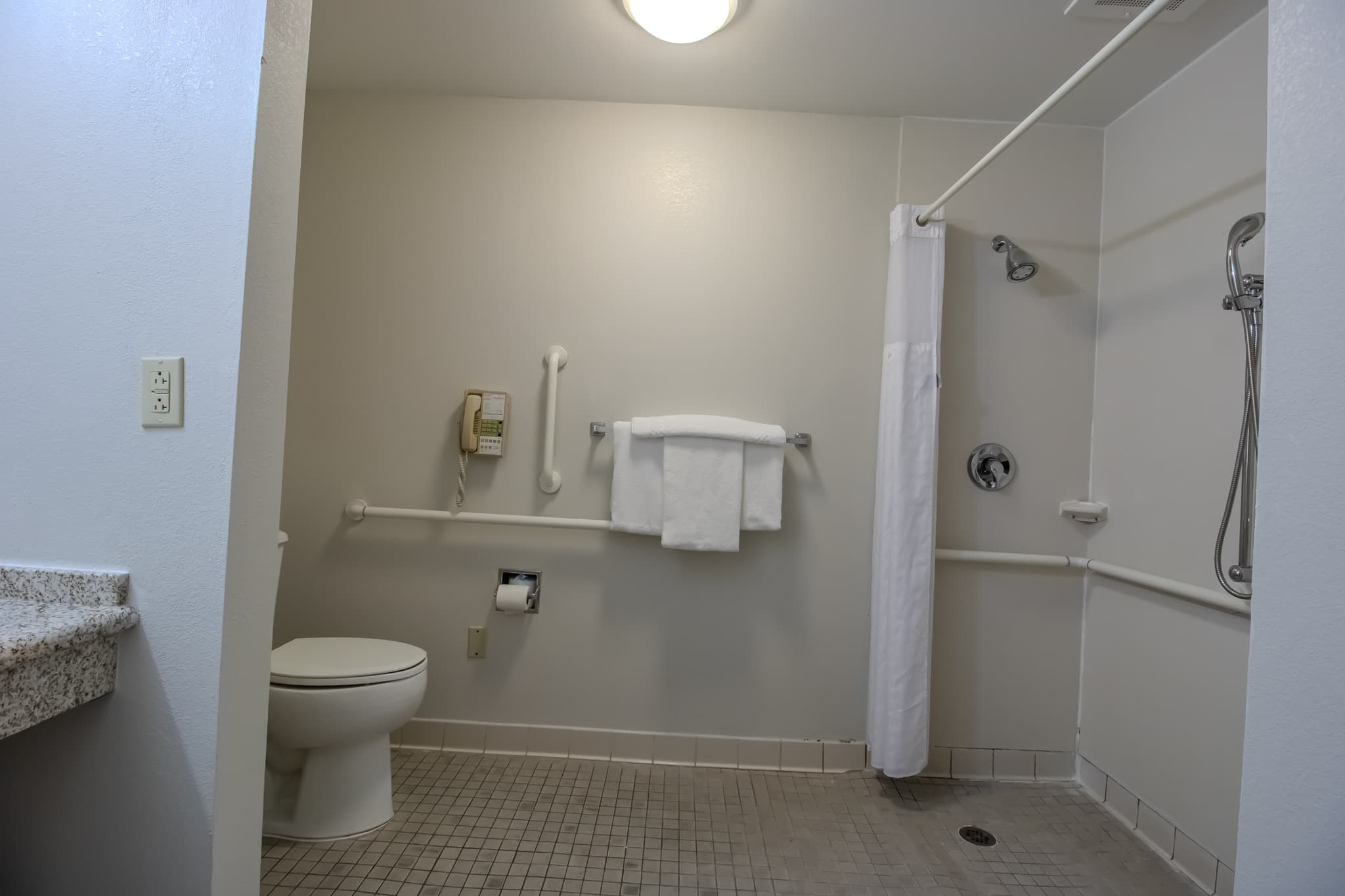 Country Inn & Suites by Radisson, Convention Center — 13