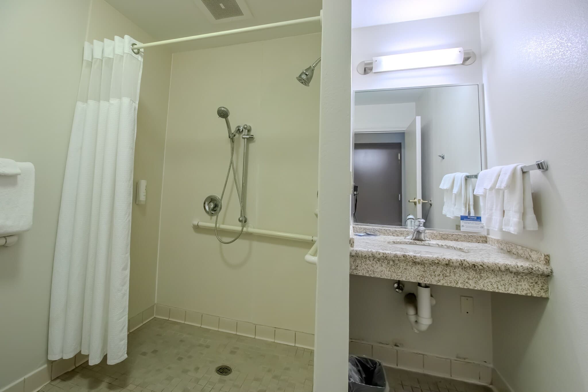 Country Inn & Suites by Radisson, Convention Center — 108