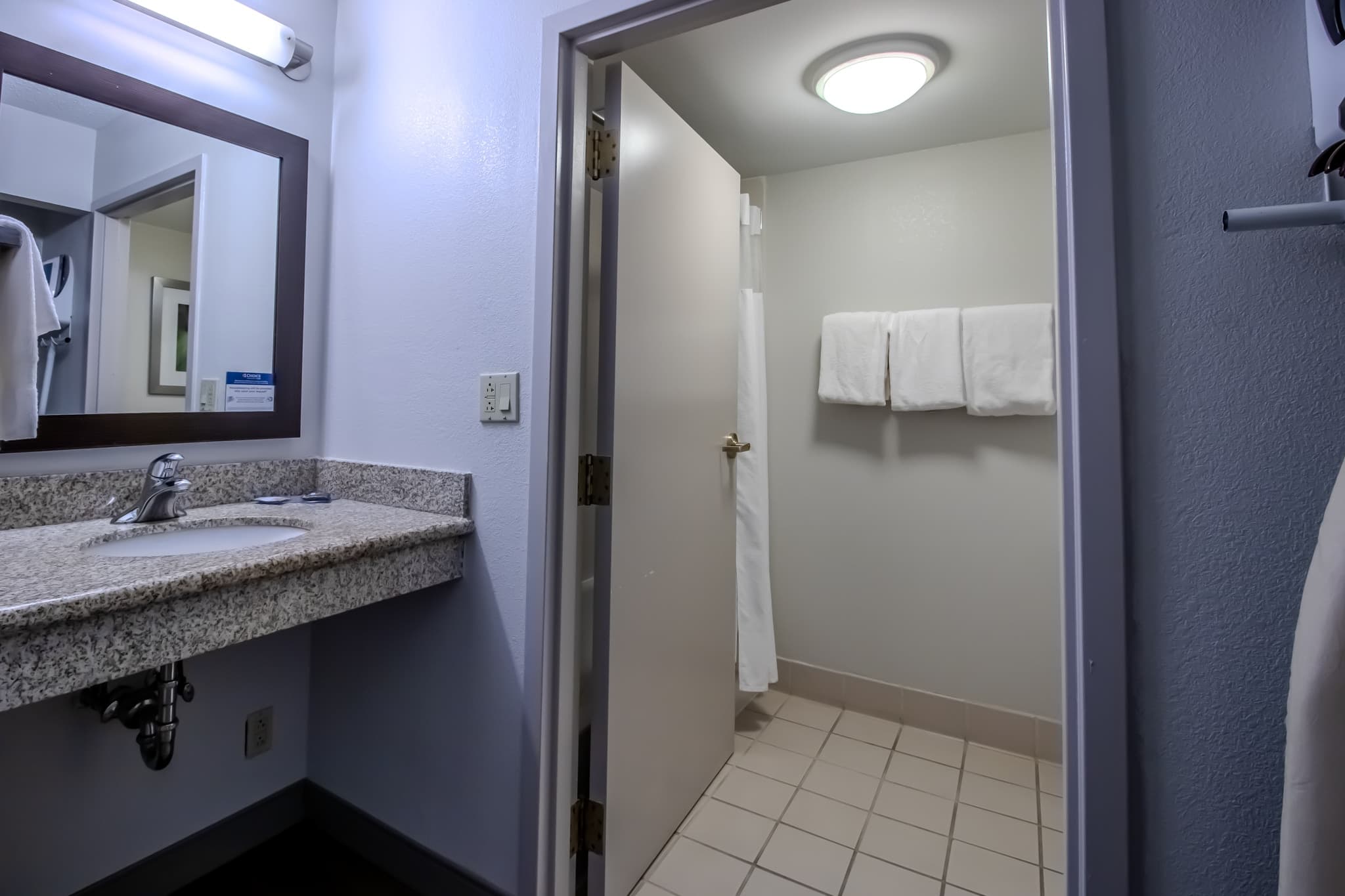 Country Inn & Suites by Radisson, Convention Center — 46