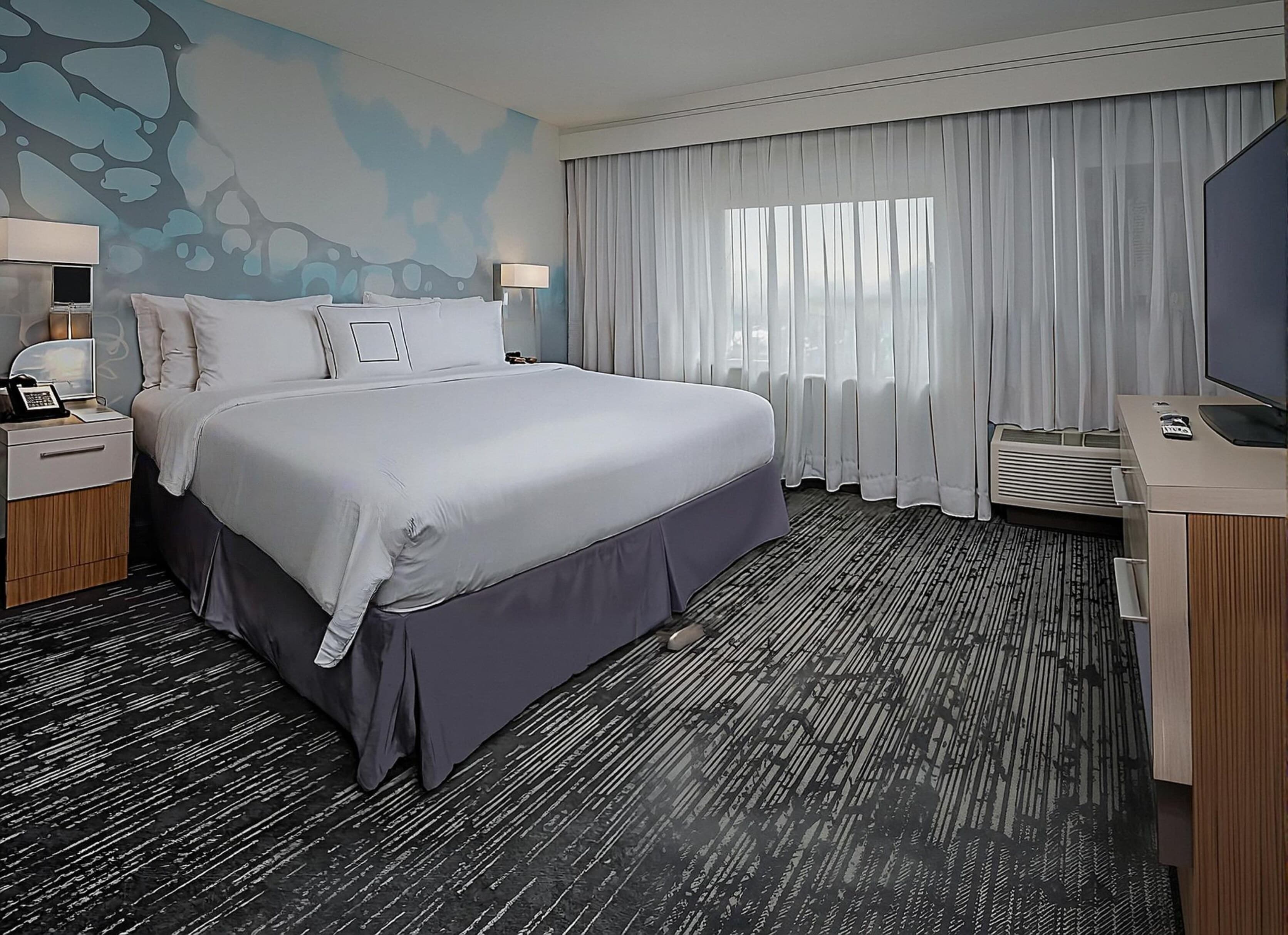 Comfort Inn & Suites Bethlehem Lehigh Valley Airport - Image 2