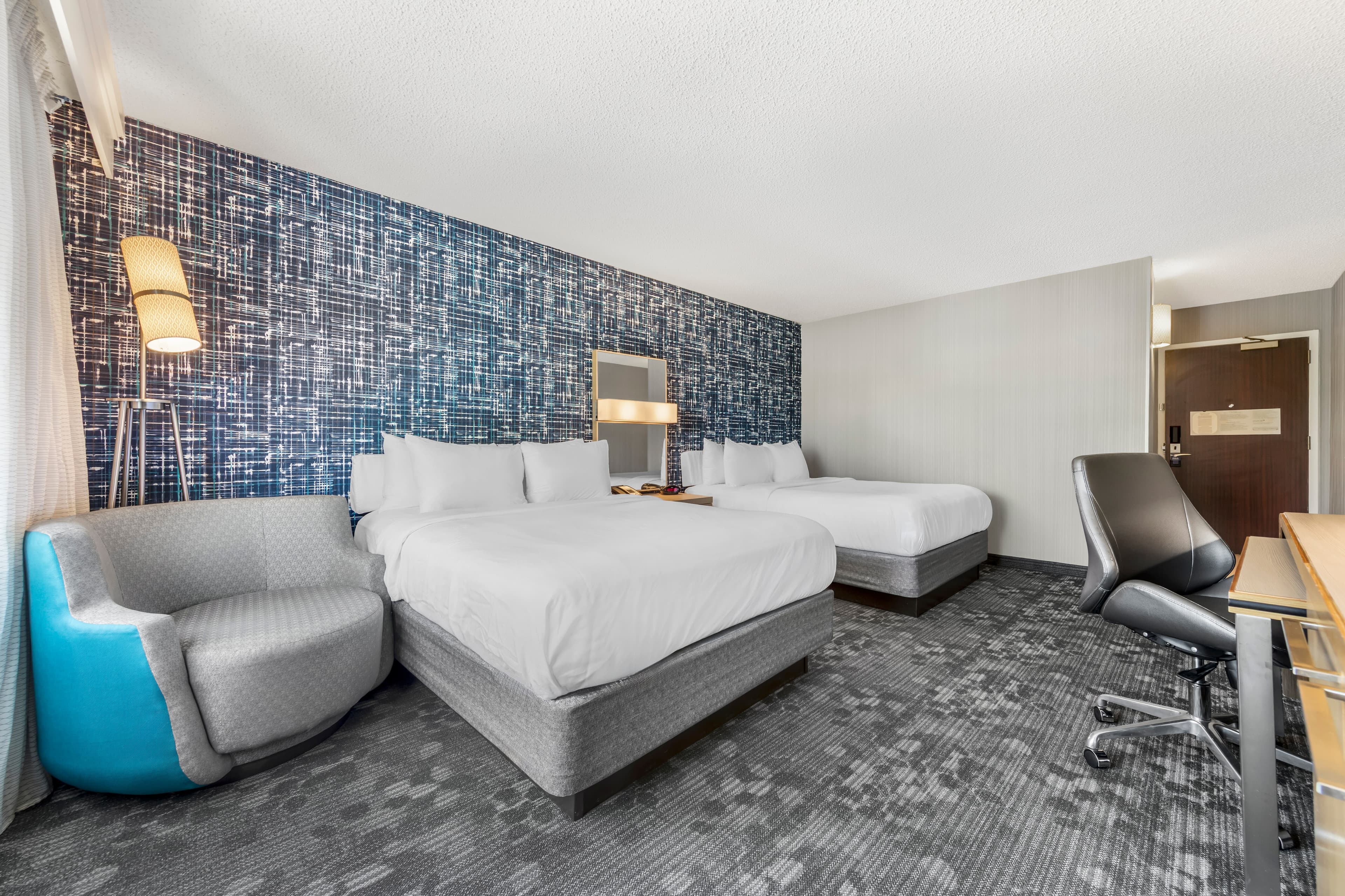 Comfort Inn & Suites Bethlehem Lehigh Valley Airport — 6