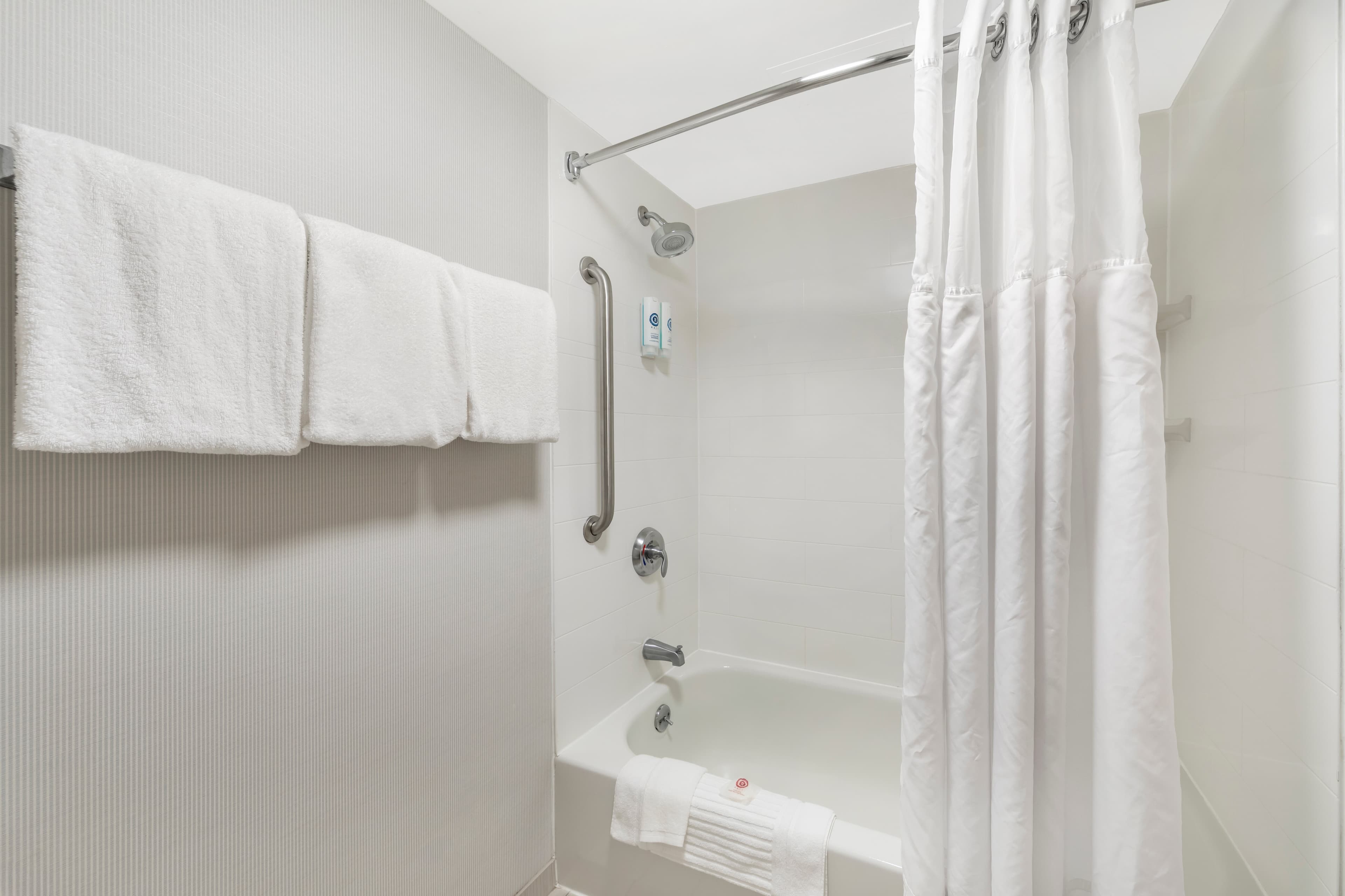 Comfort Inn & Suites Bethlehem Lehigh Valley Airport — 9