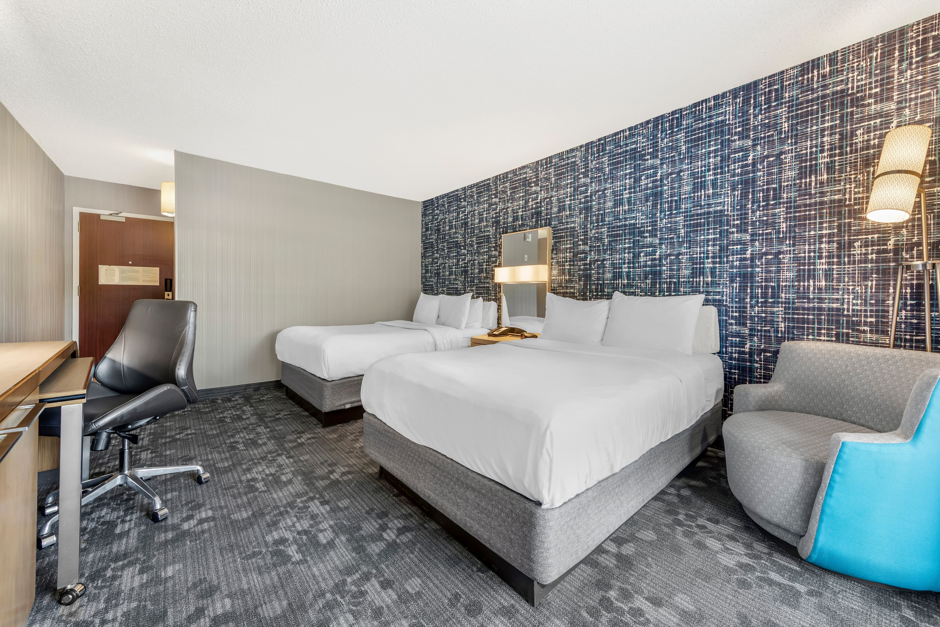 Comfort Inn & Suites Bethlehem Lehigh Valley Airport — 10