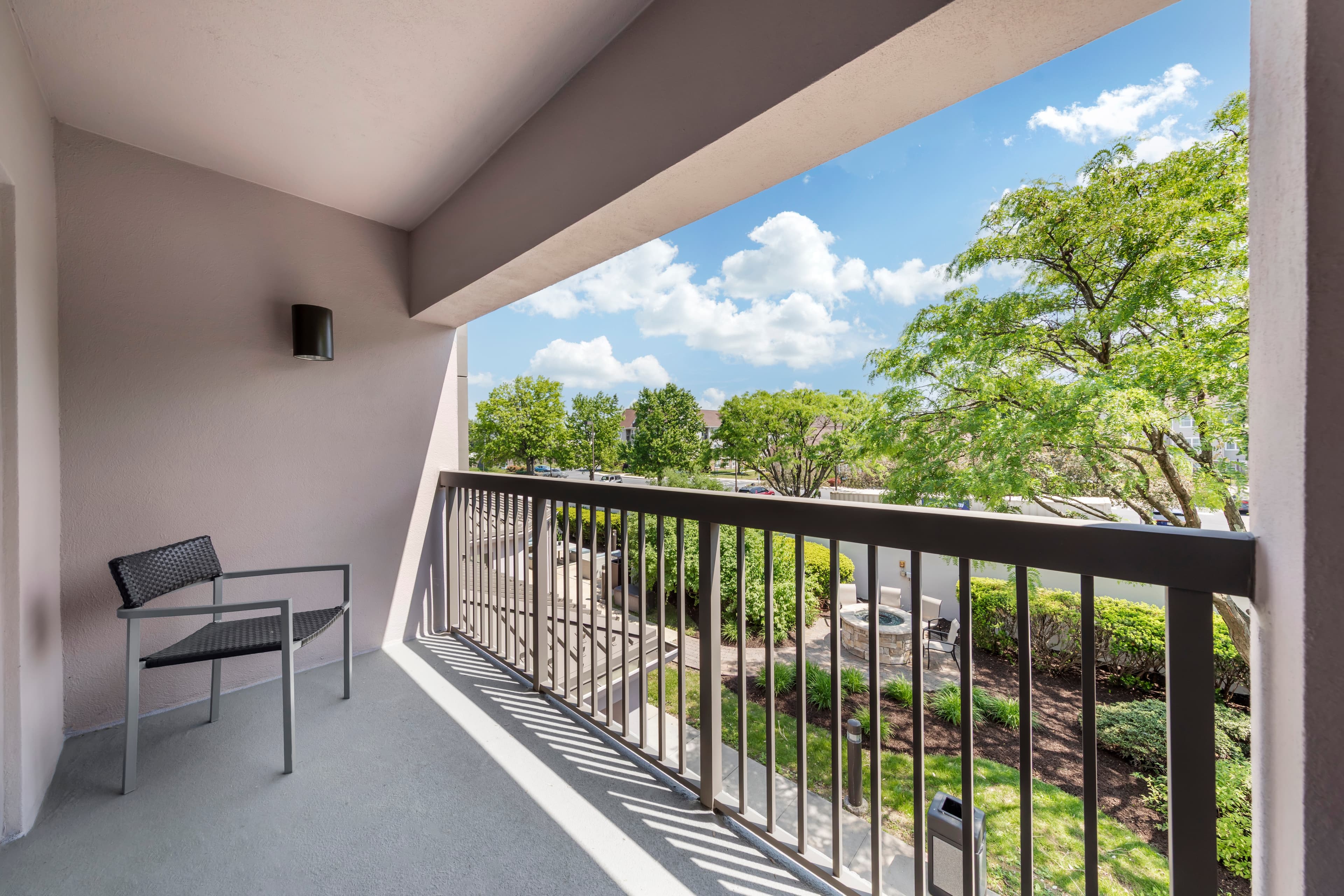Comfort Inn & Suites Bethlehem Lehigh Valley Airport — 12