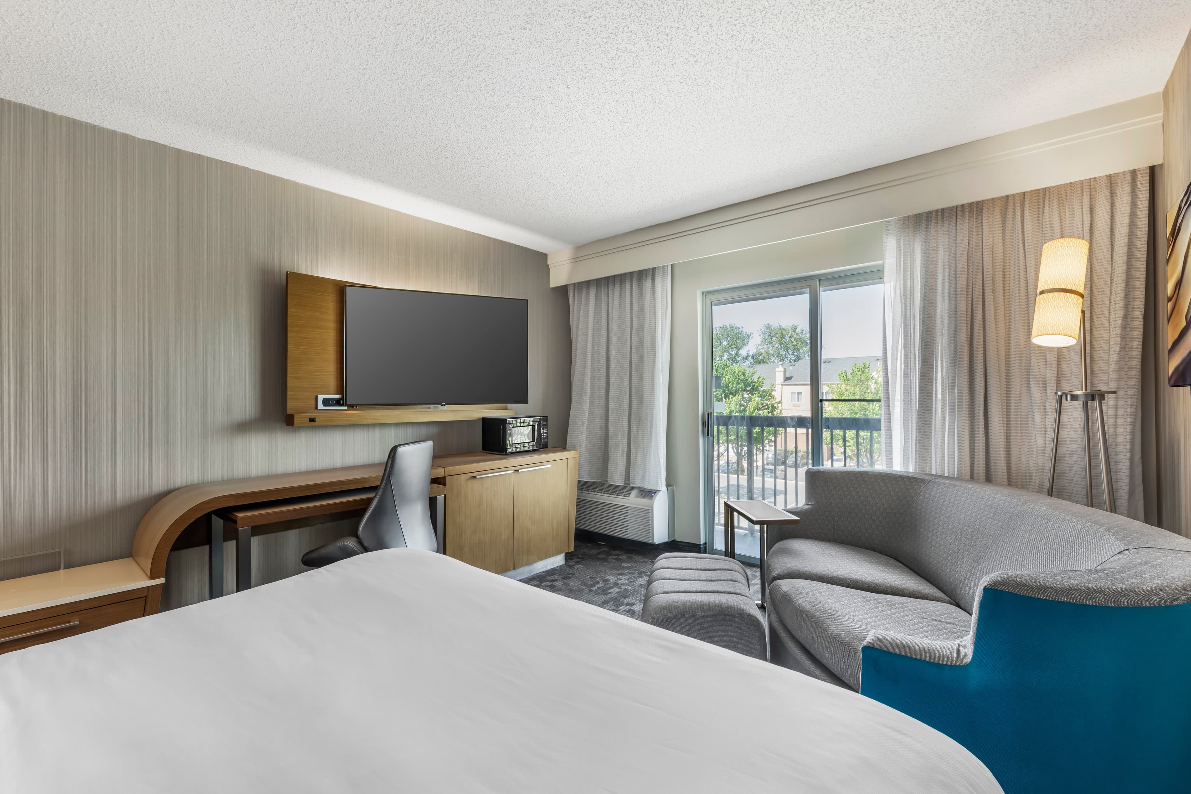 Comfort Inn & Suites Bethlehem Lehigh Valley Airport — 20