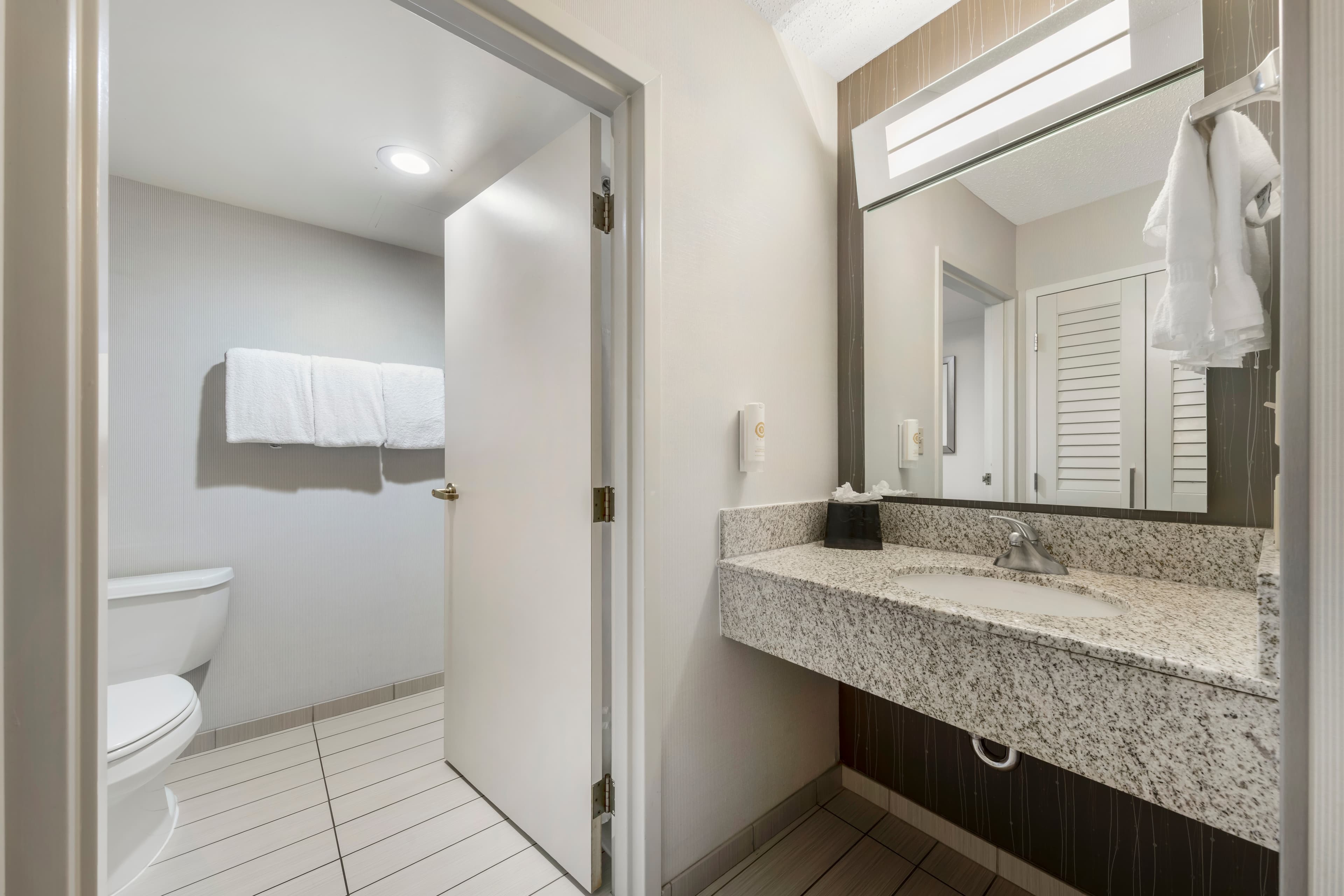 Comfort Inn & Suites Bethlehem Lehigh Valley Airport — 22