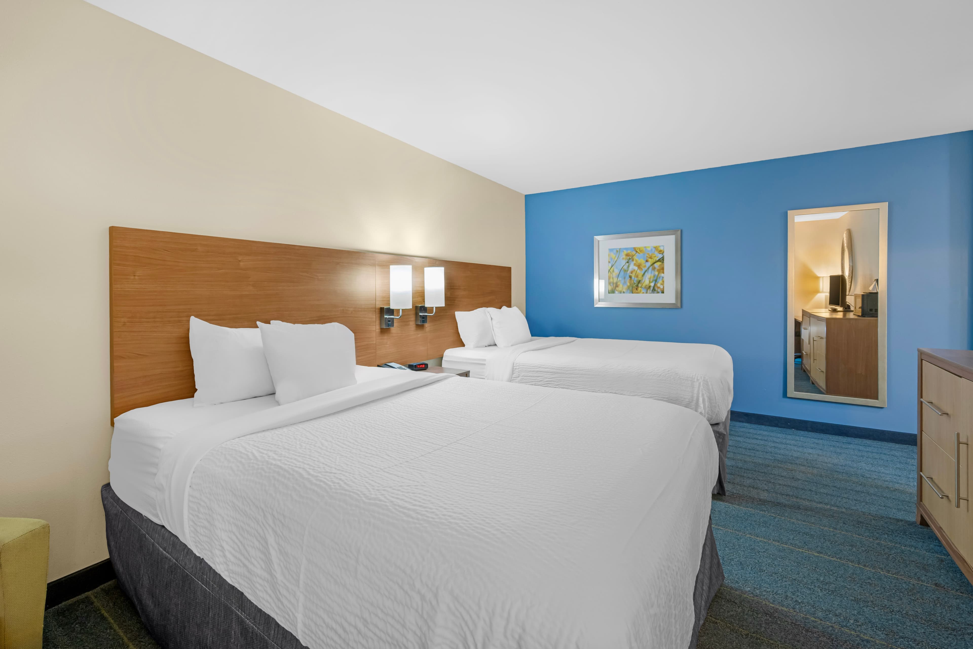 Sleep Inn & Suites Altoona North — 8