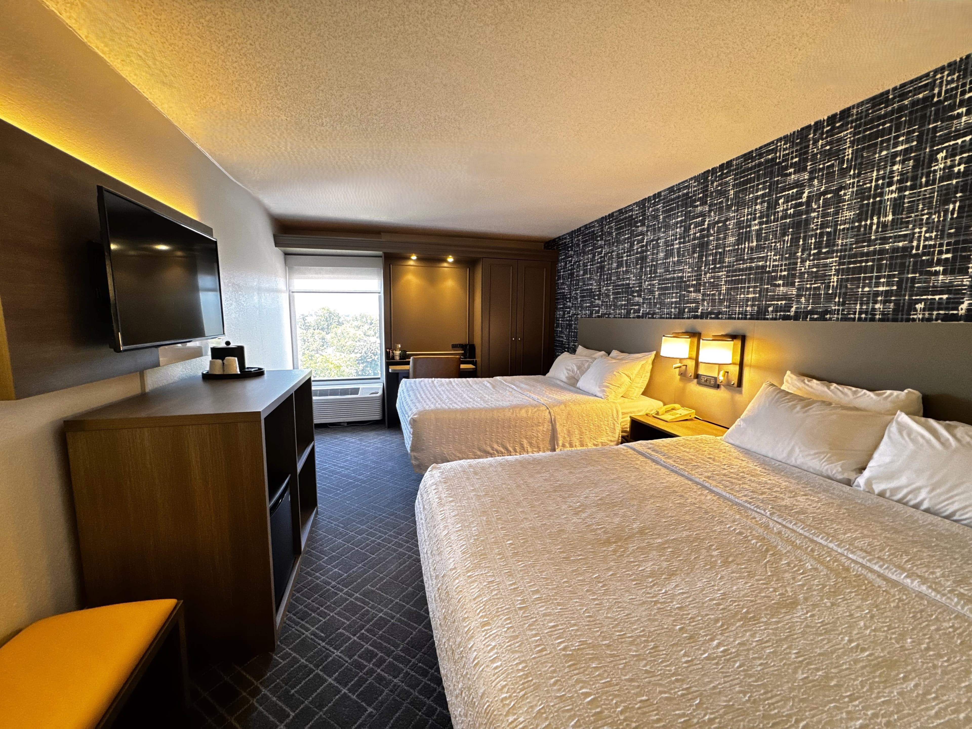 Pittsburgh Airport Inn and Suites — 11