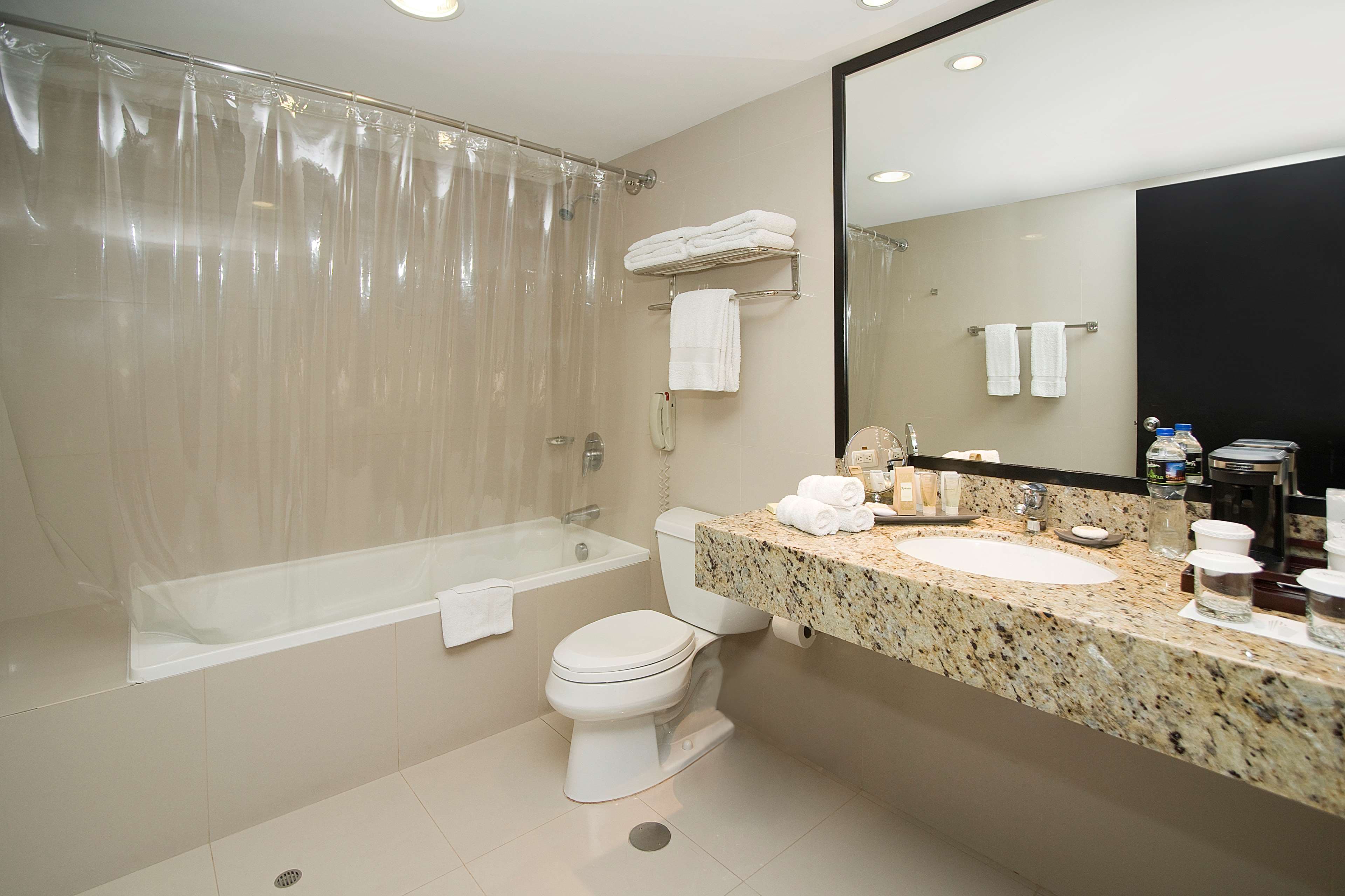Radisson Hotel Decapolis Miraflores — 7