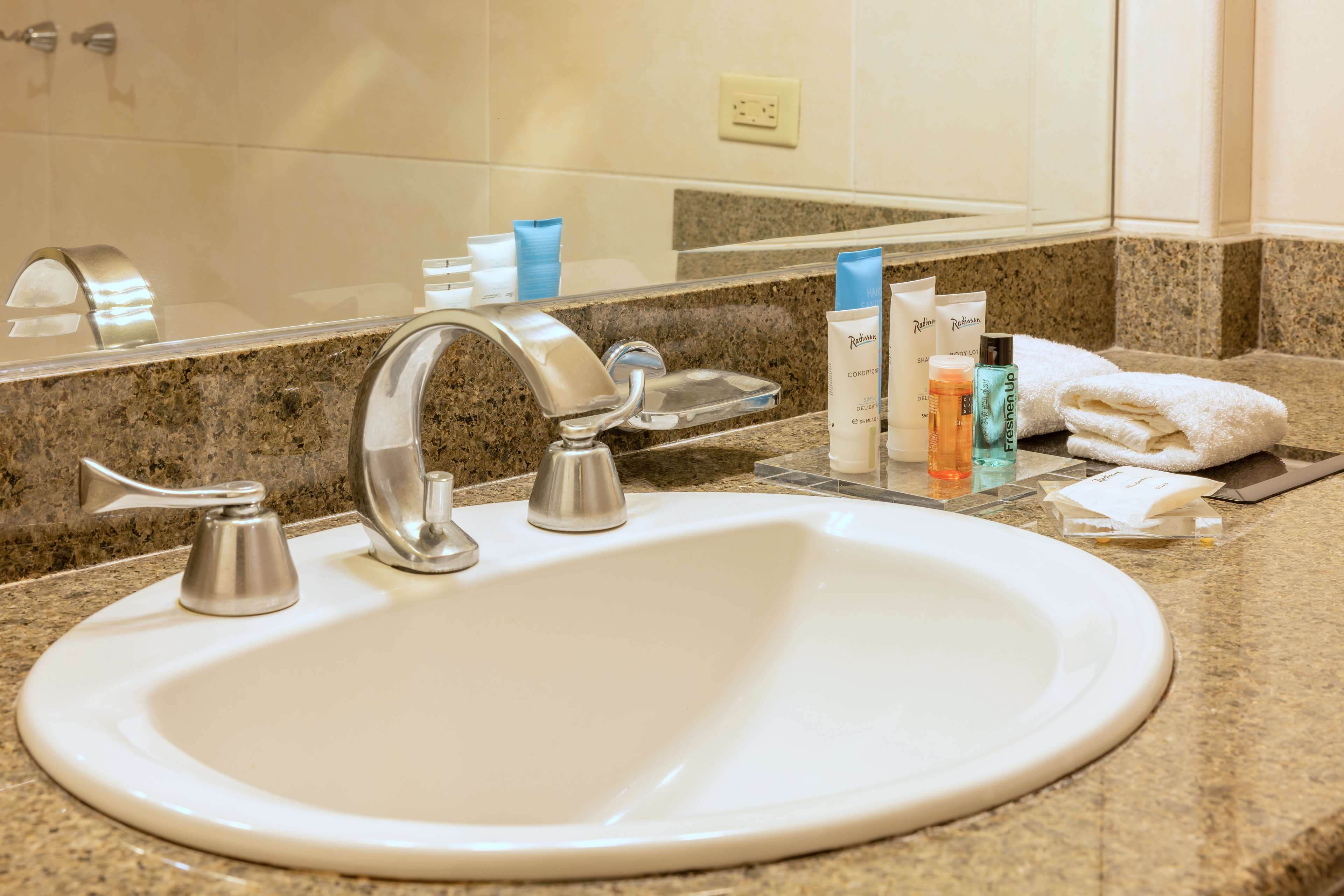 Radisson Hotel Panama Canal - Image 5