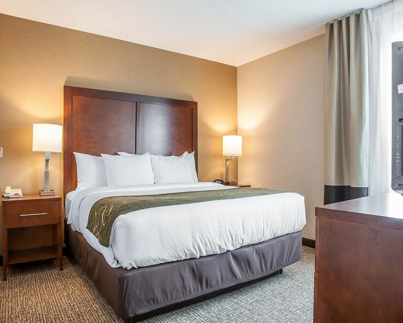 Comfort Suites West Warwick - Providence - Image 2