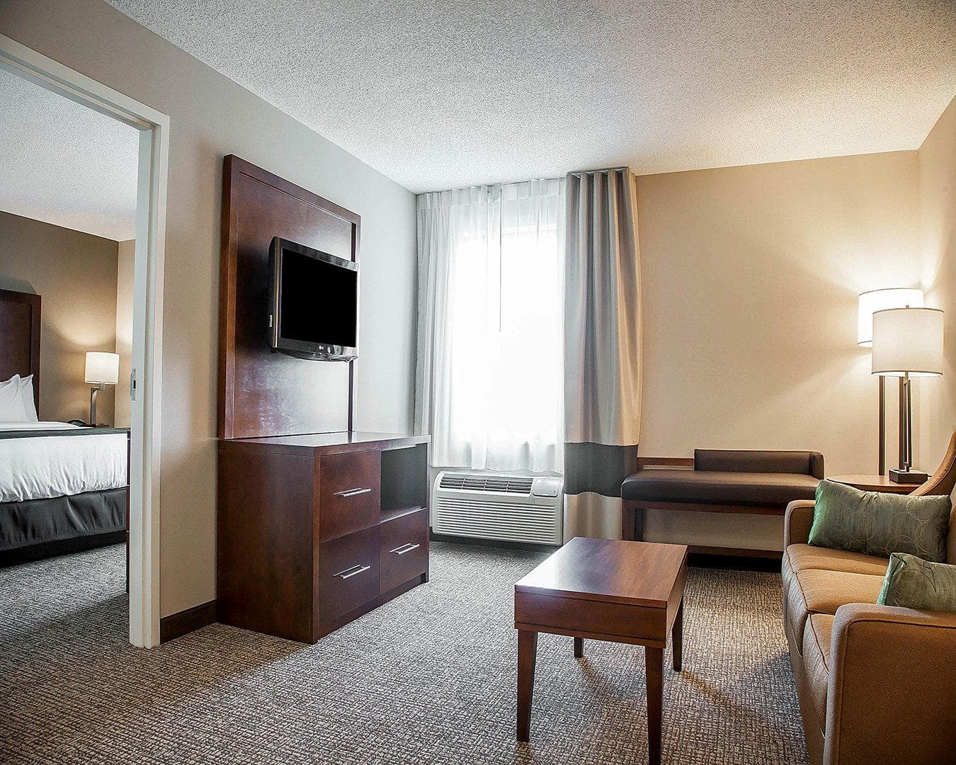 Comfort Suites West Warwick - Providence - Image 4