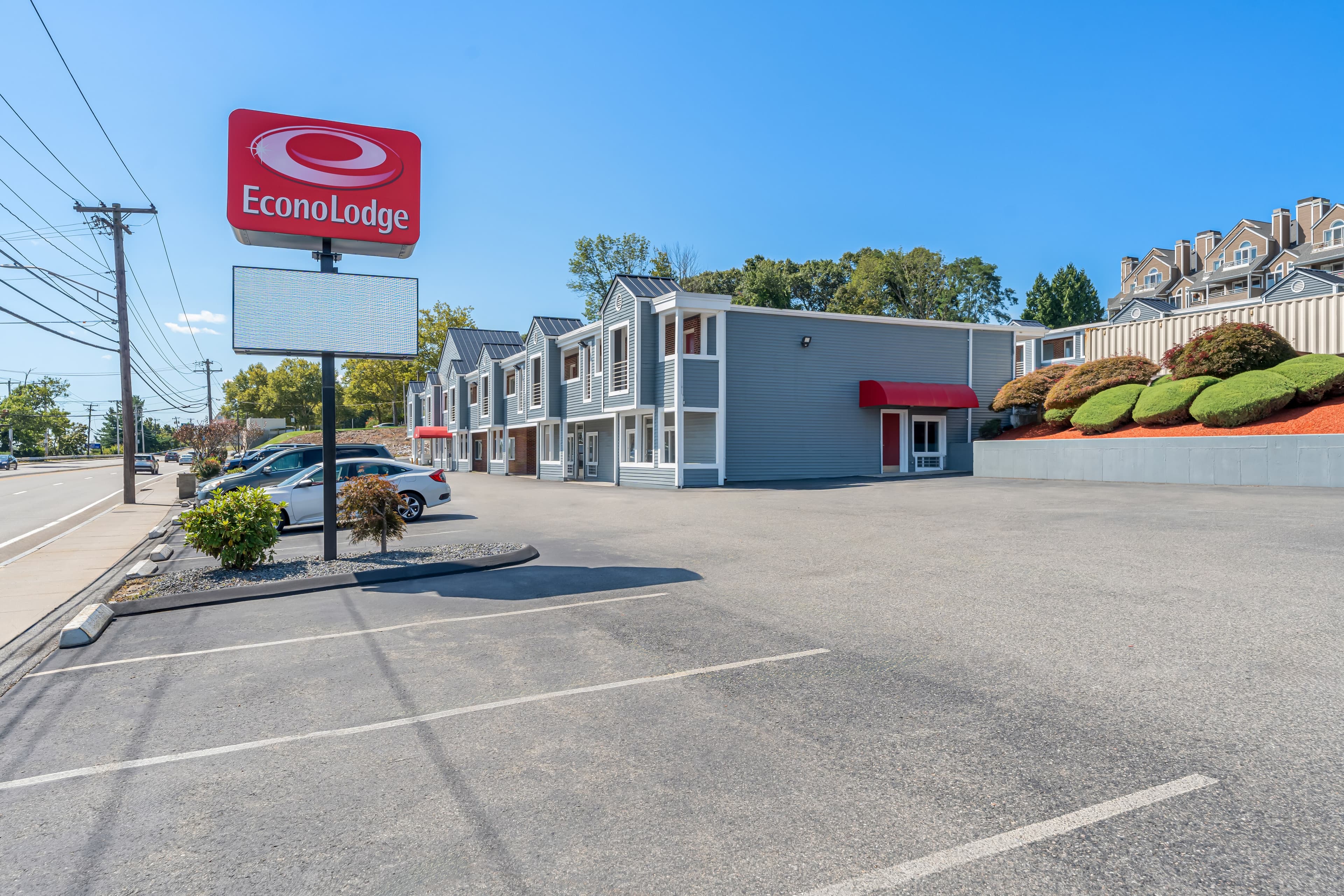 Econo Lodge Cranston - Providence - Image 1