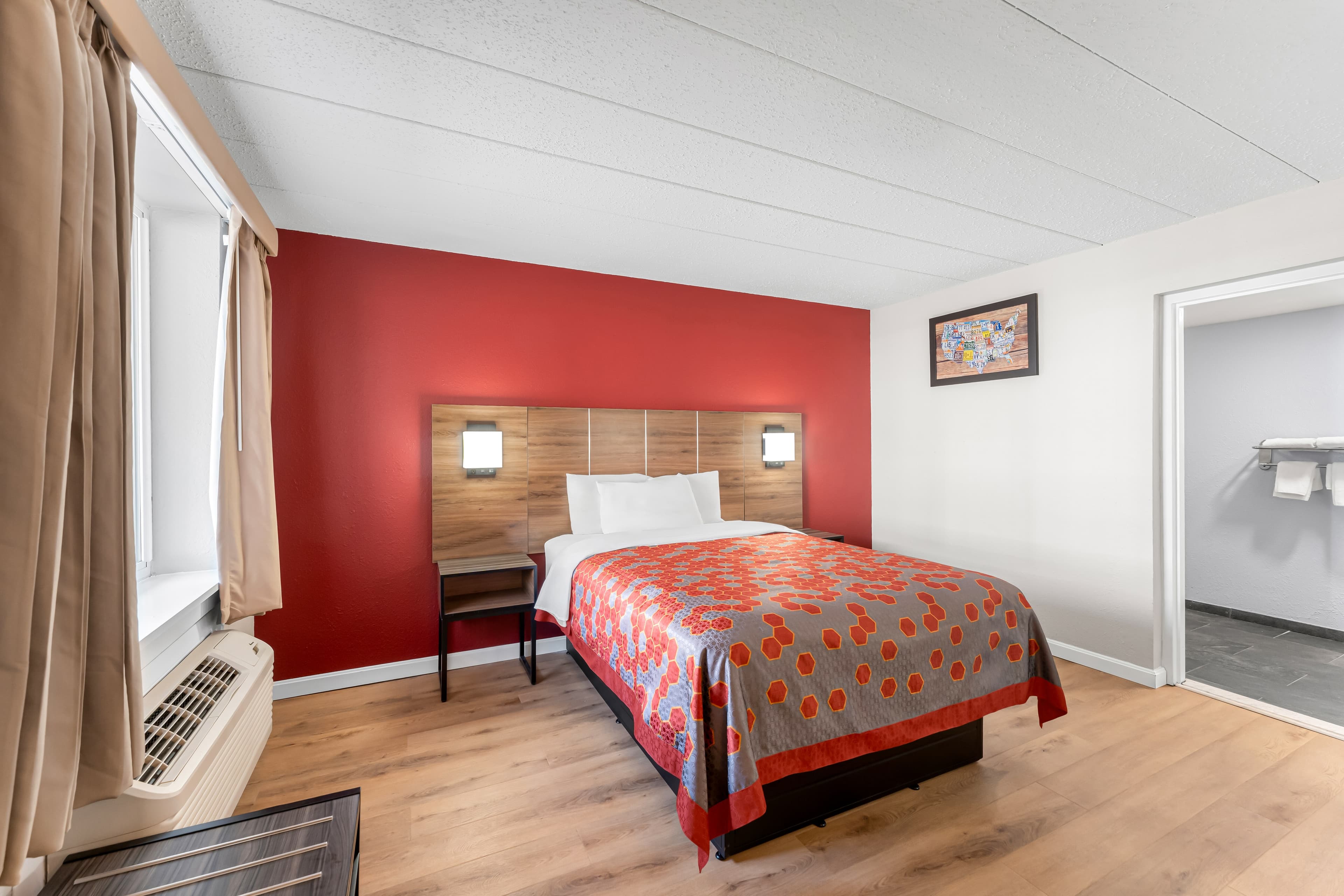 Econo Lodge Cranston - Providence - Image 5