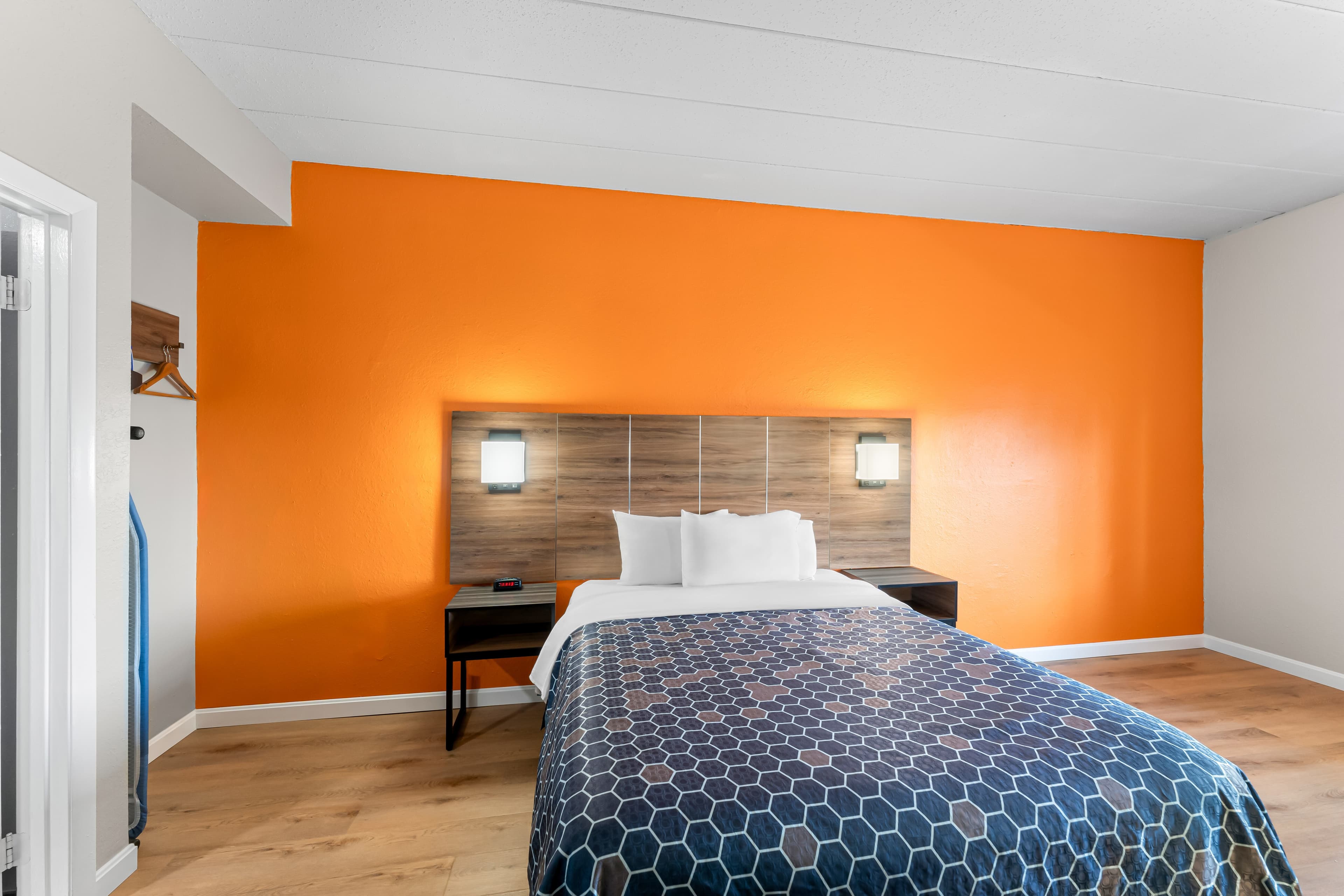 Econo Lodge Cranston - Providence — 11