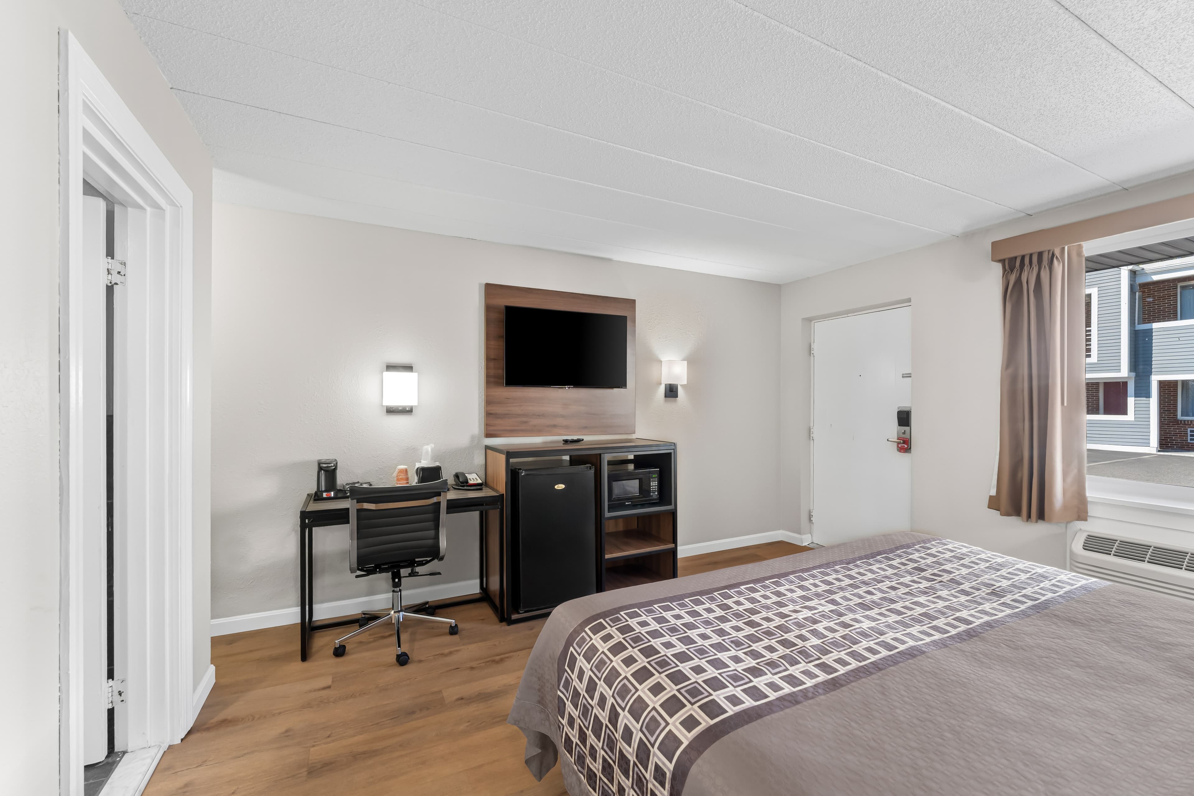 Econo Lodge Cranston - Providence — 25