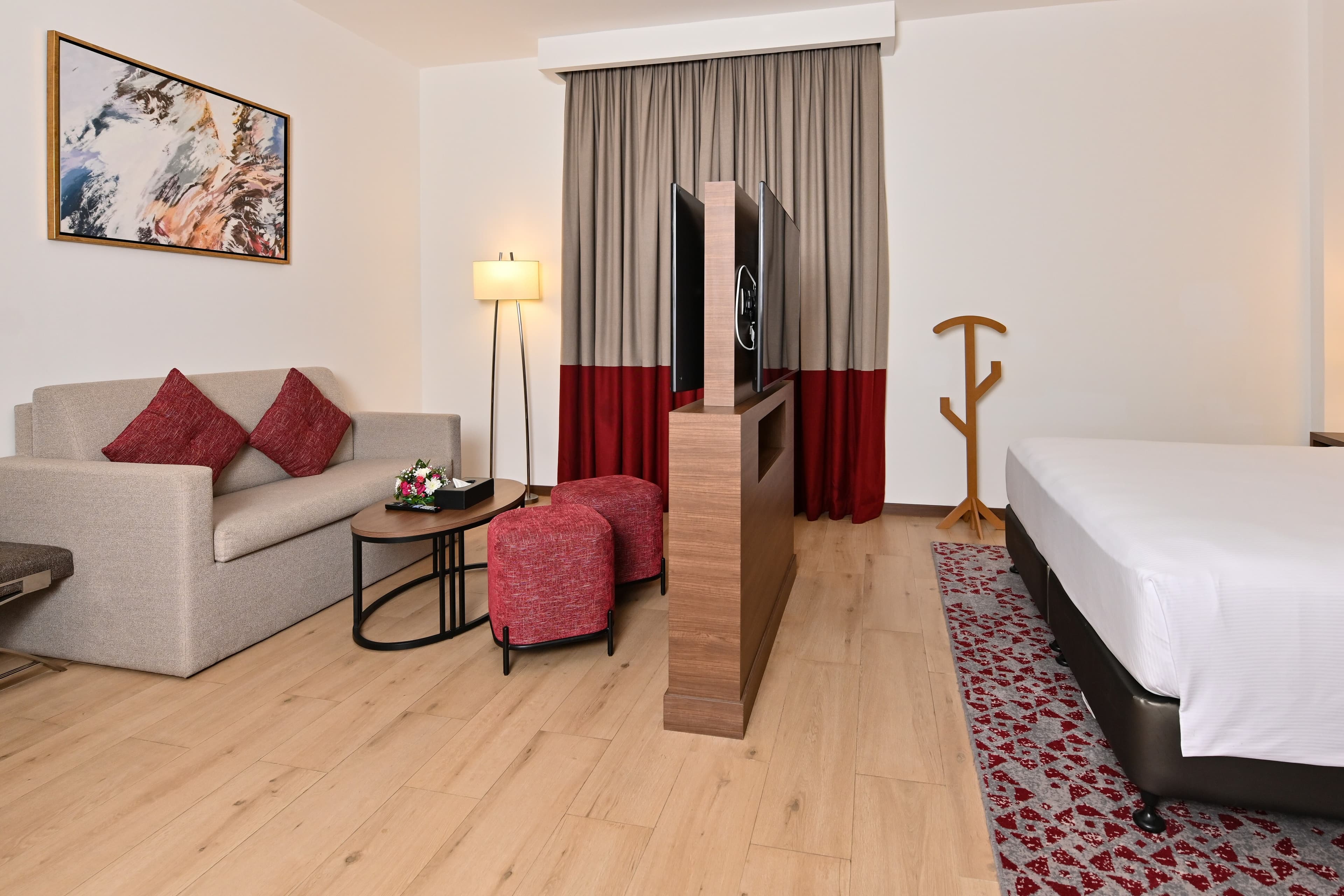Comfort Hotel Jeddah King Road - Image 3