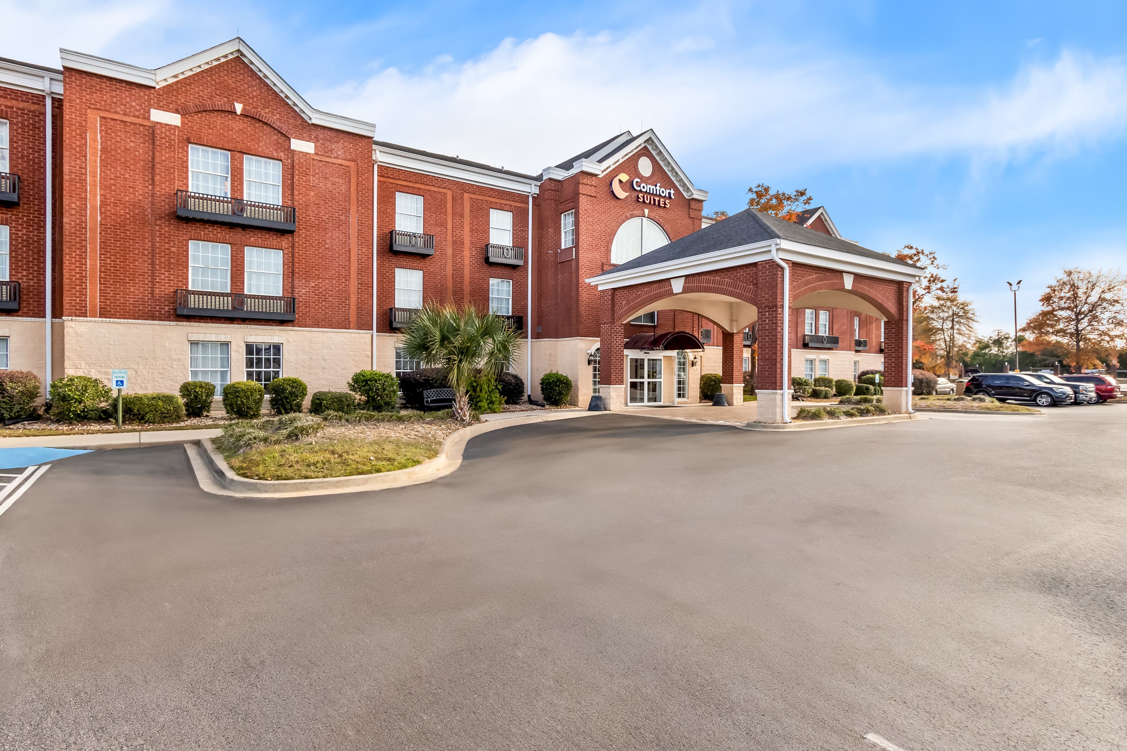 Comfort Suites Sumter near Shaw AFB - Image 1