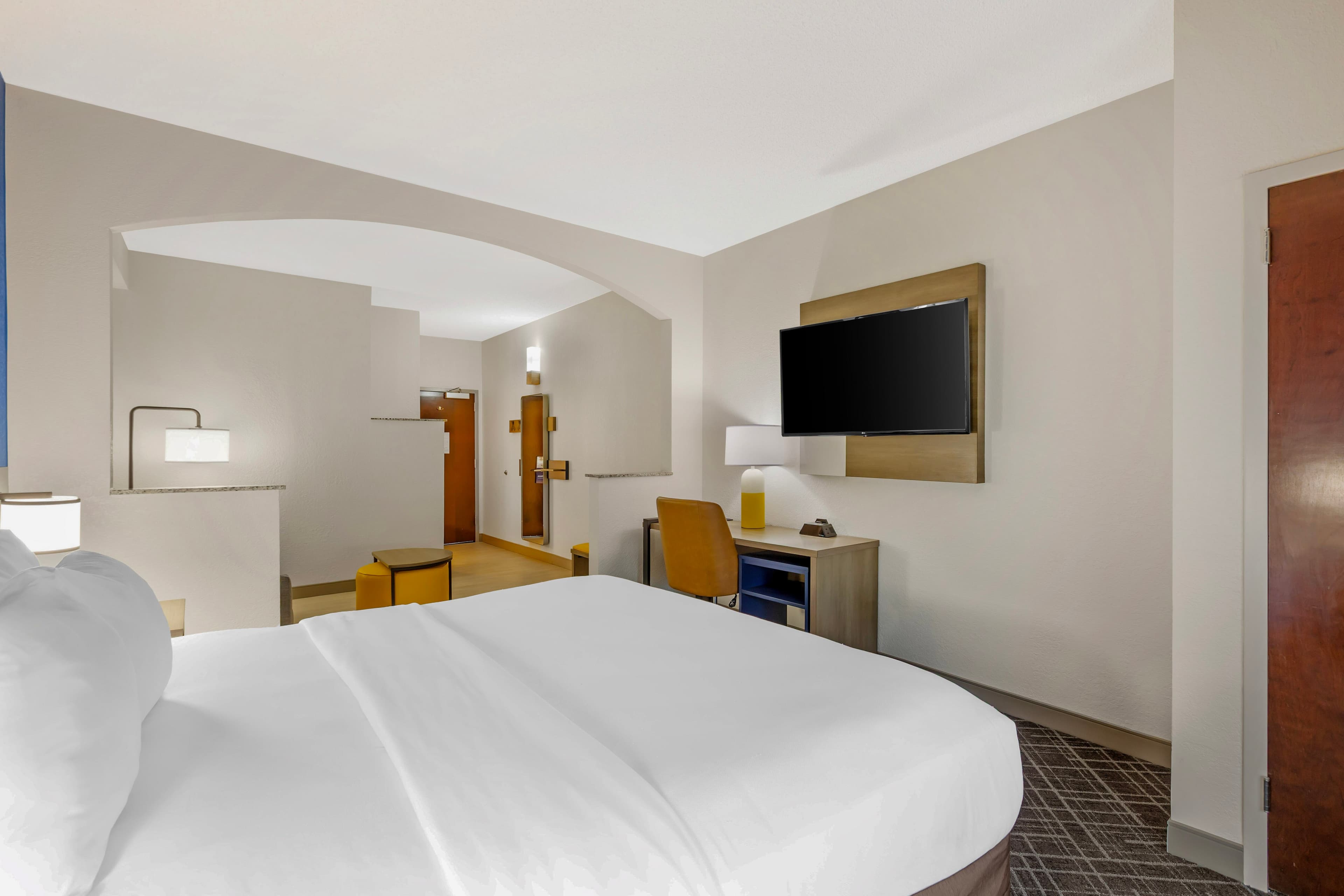 Comfort Suites Sumter near Shaw AFB - Image 4