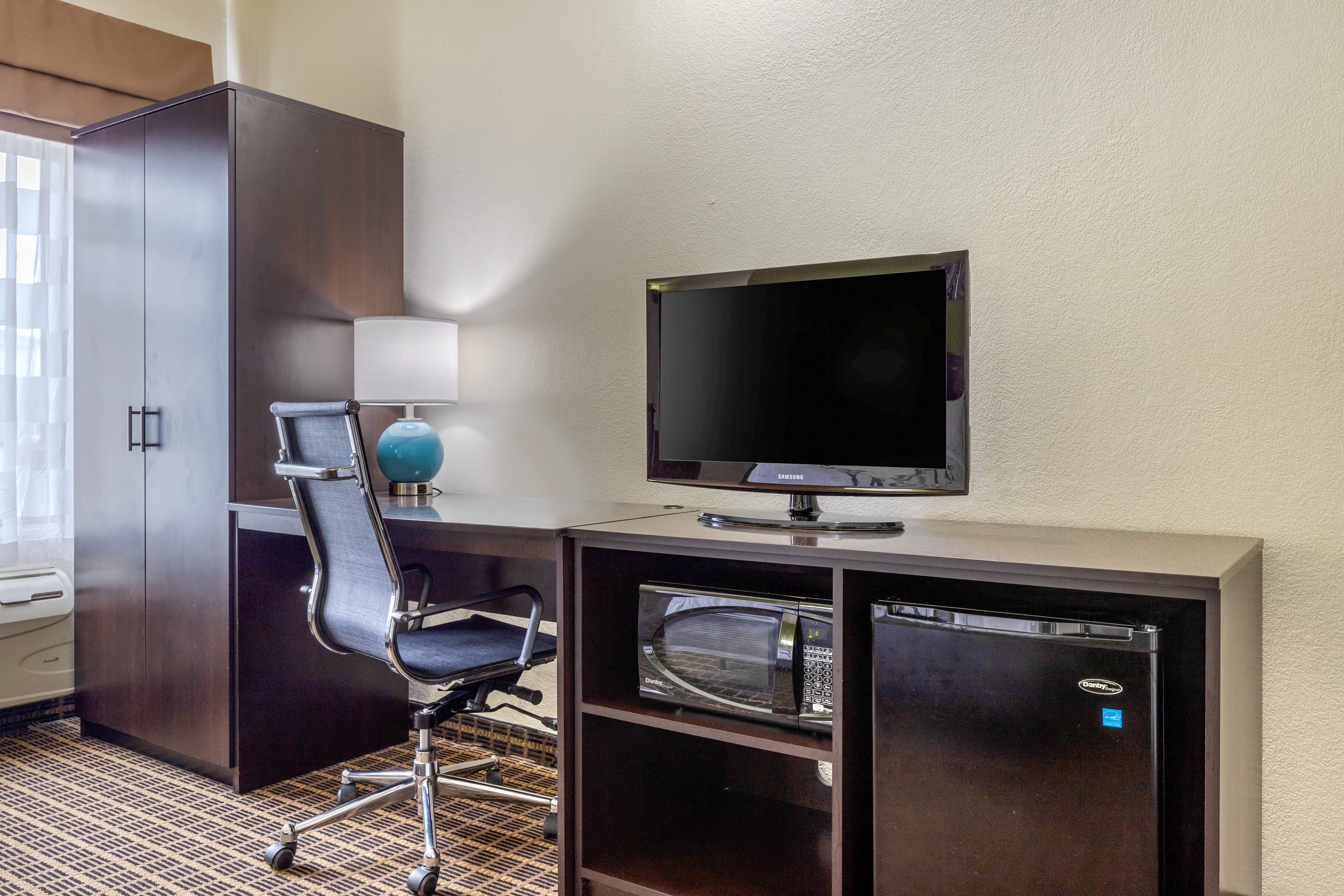 Sleep Inn Orangeburg - Image 3