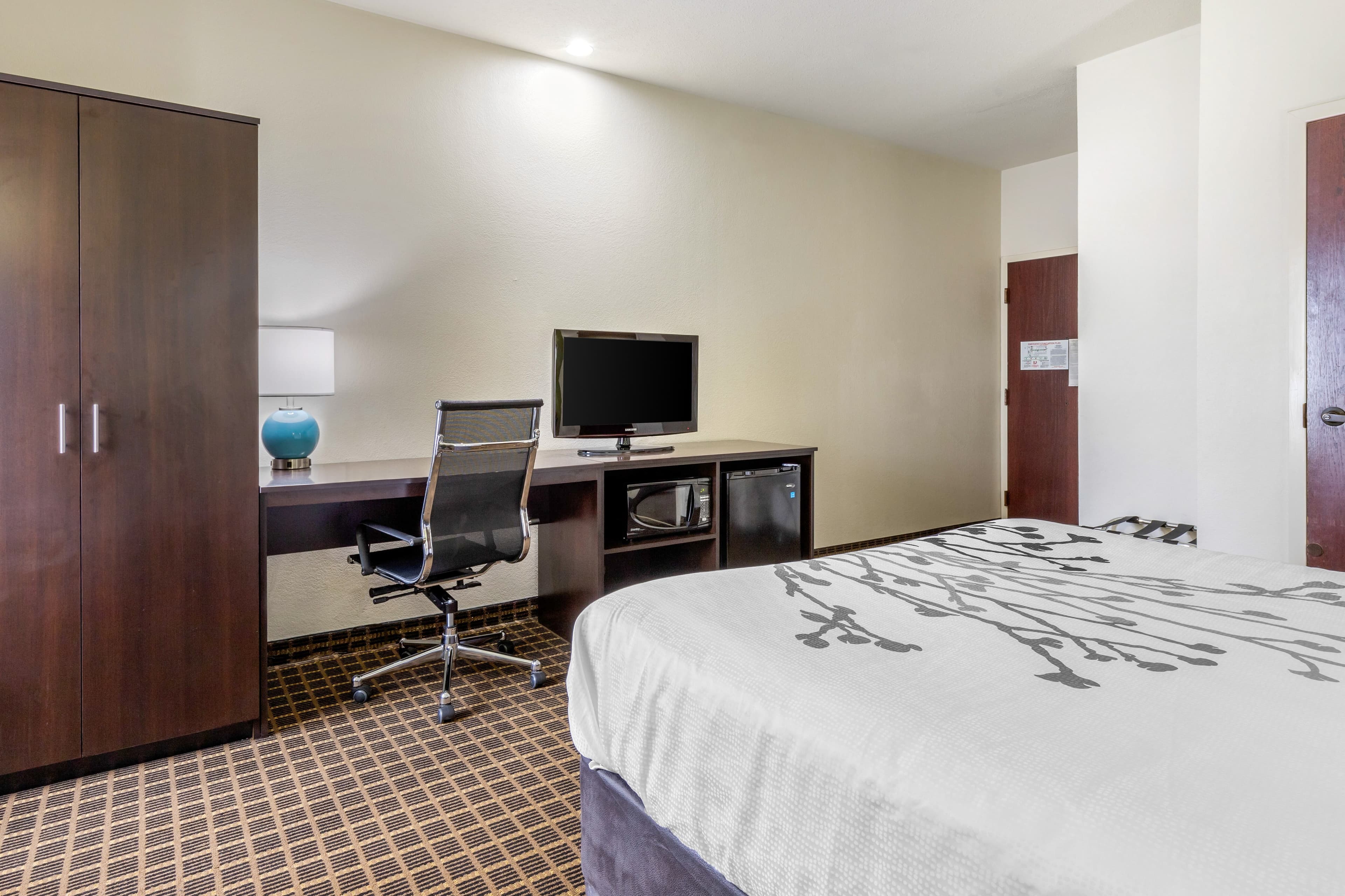 Sleep Inn Orangeburg - Image 4