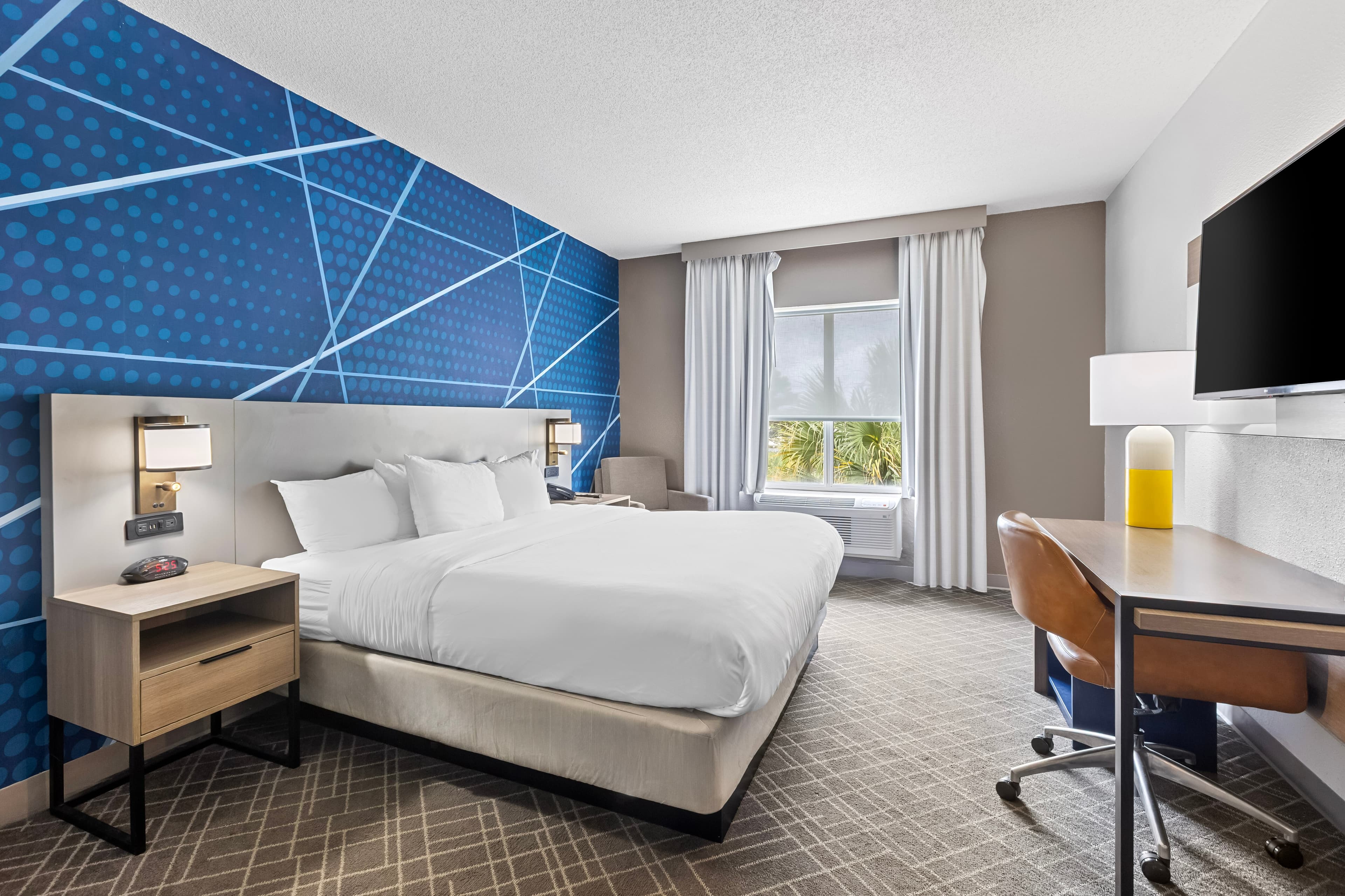 Comfort Inn & Suites Ft.Jackson Maingate — 6