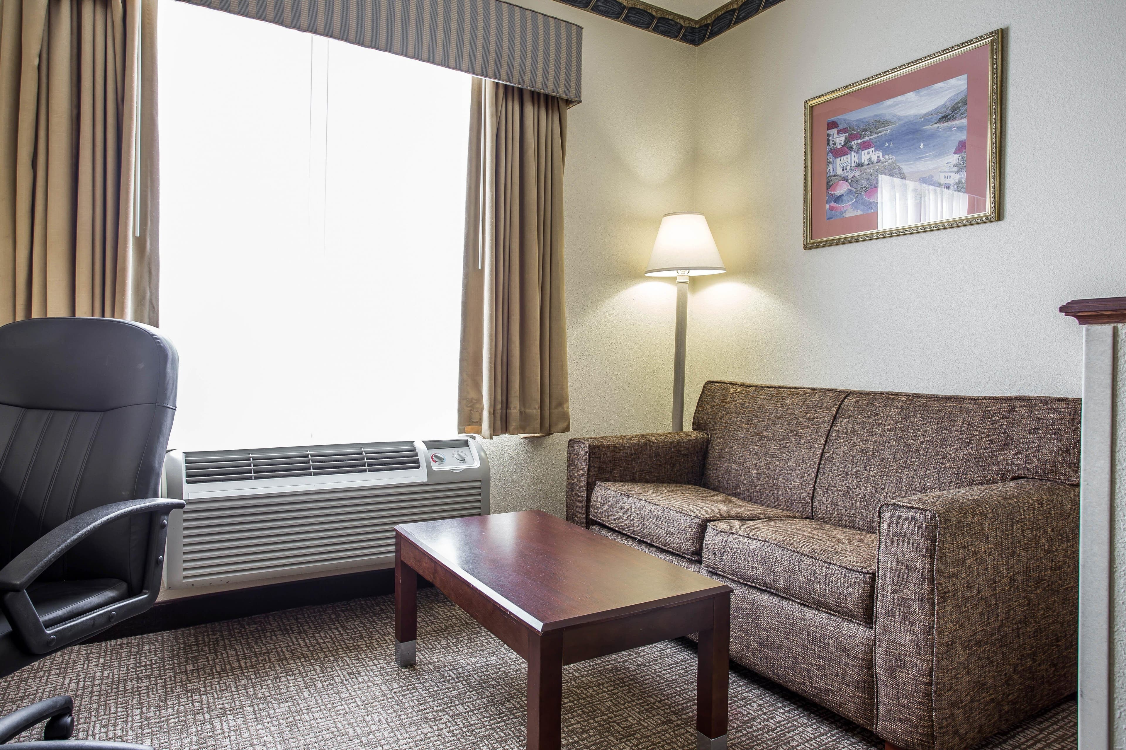 Comfort Inn & Suites Ft.Jackson Maingate — 16