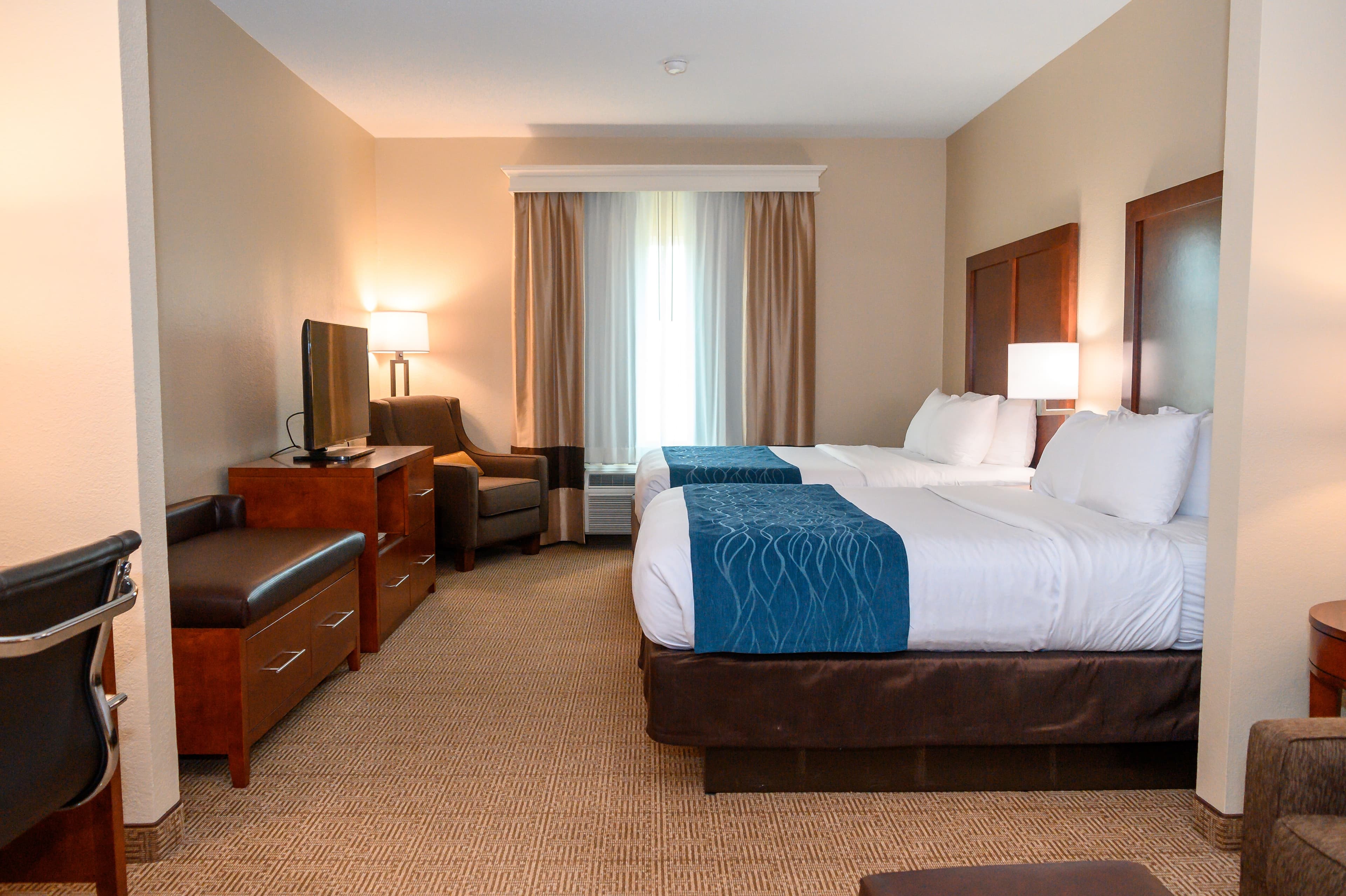 Comfort Inn & Suites Patriots Point — 9