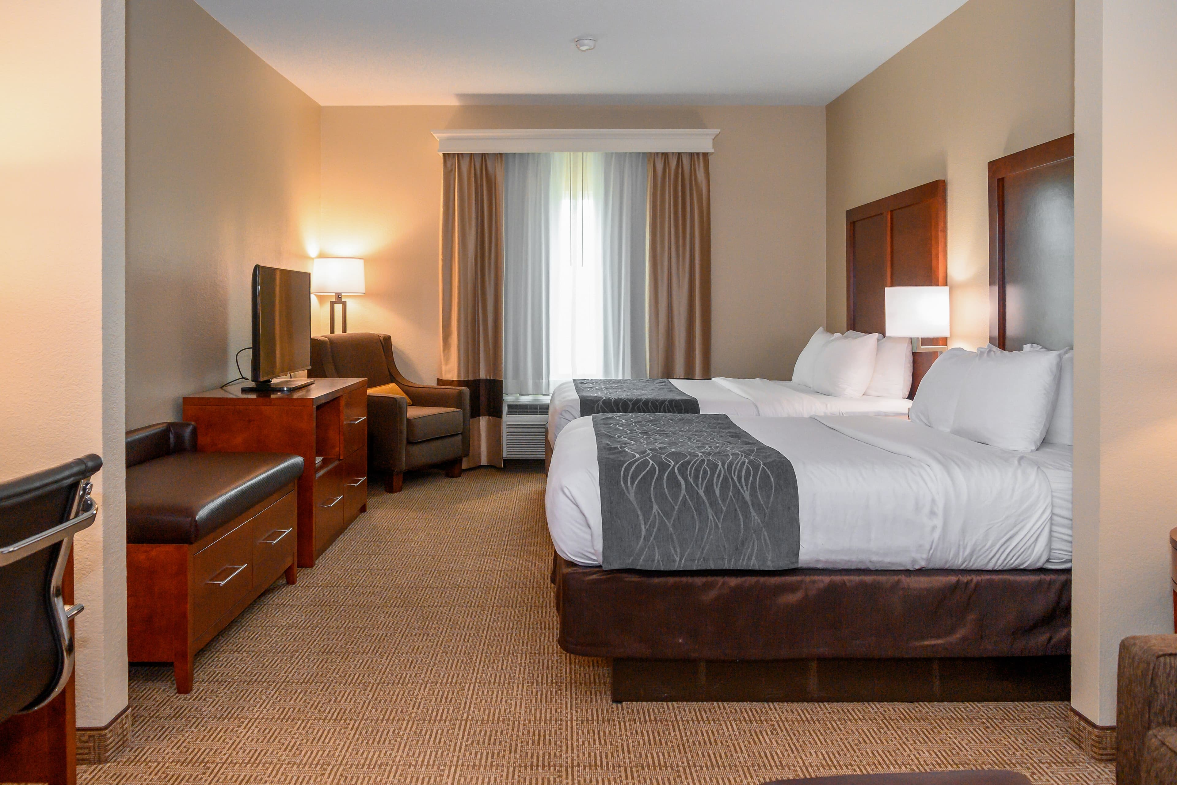 Comfort Inn & Suites Patriots Point — 10