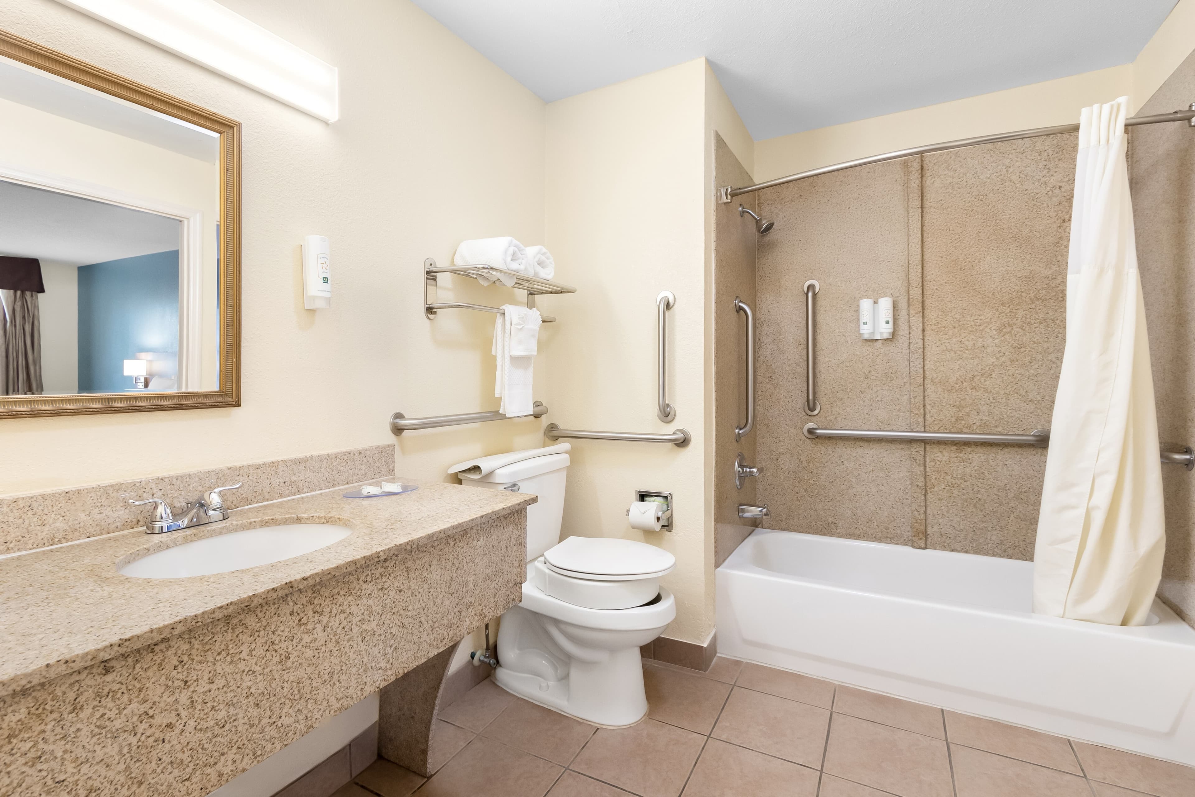 Quality Inn & Suites Lexington - Image 5
